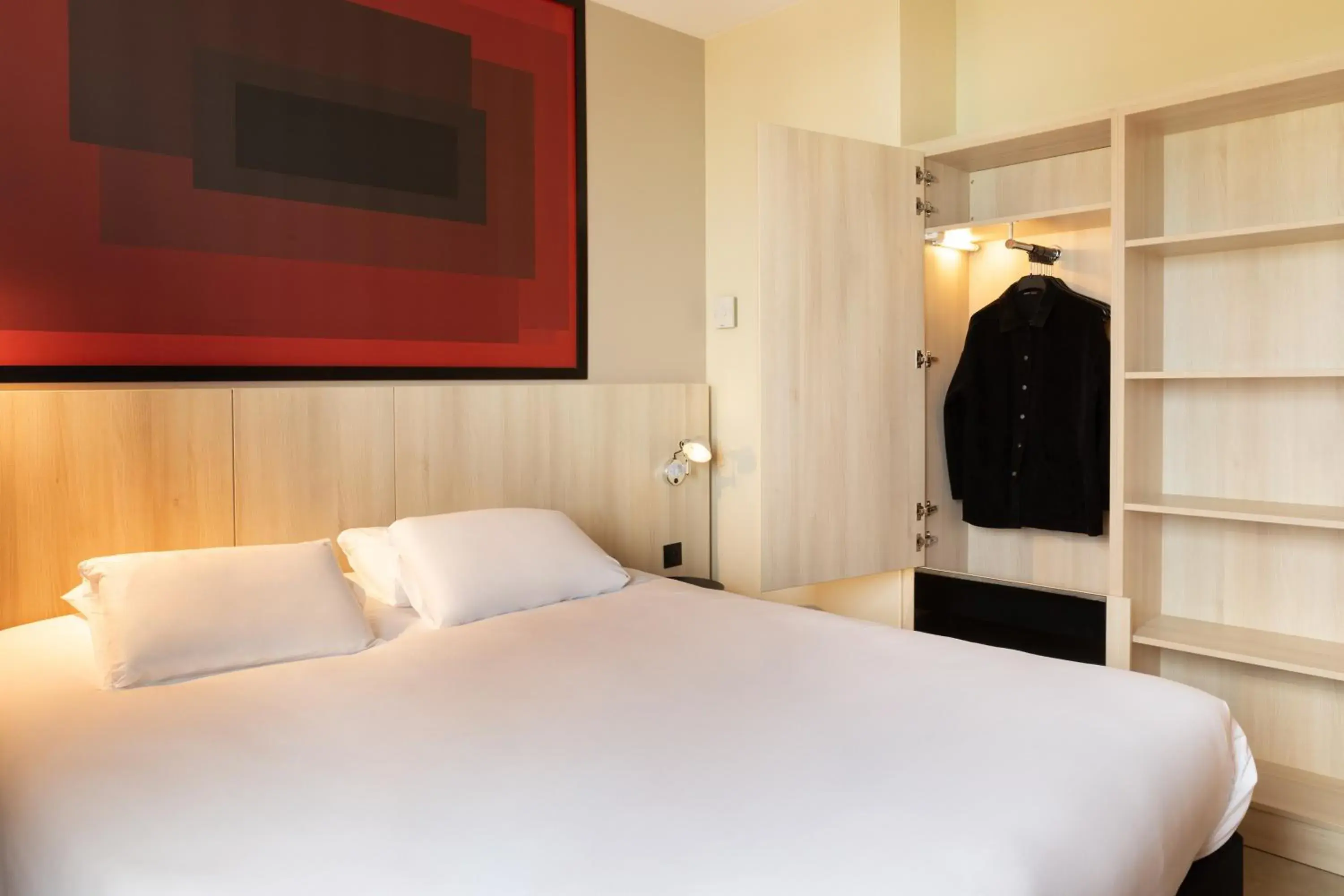 Standard Double Room in Kyriad Douai Standard Double Room in Kyriad Douai