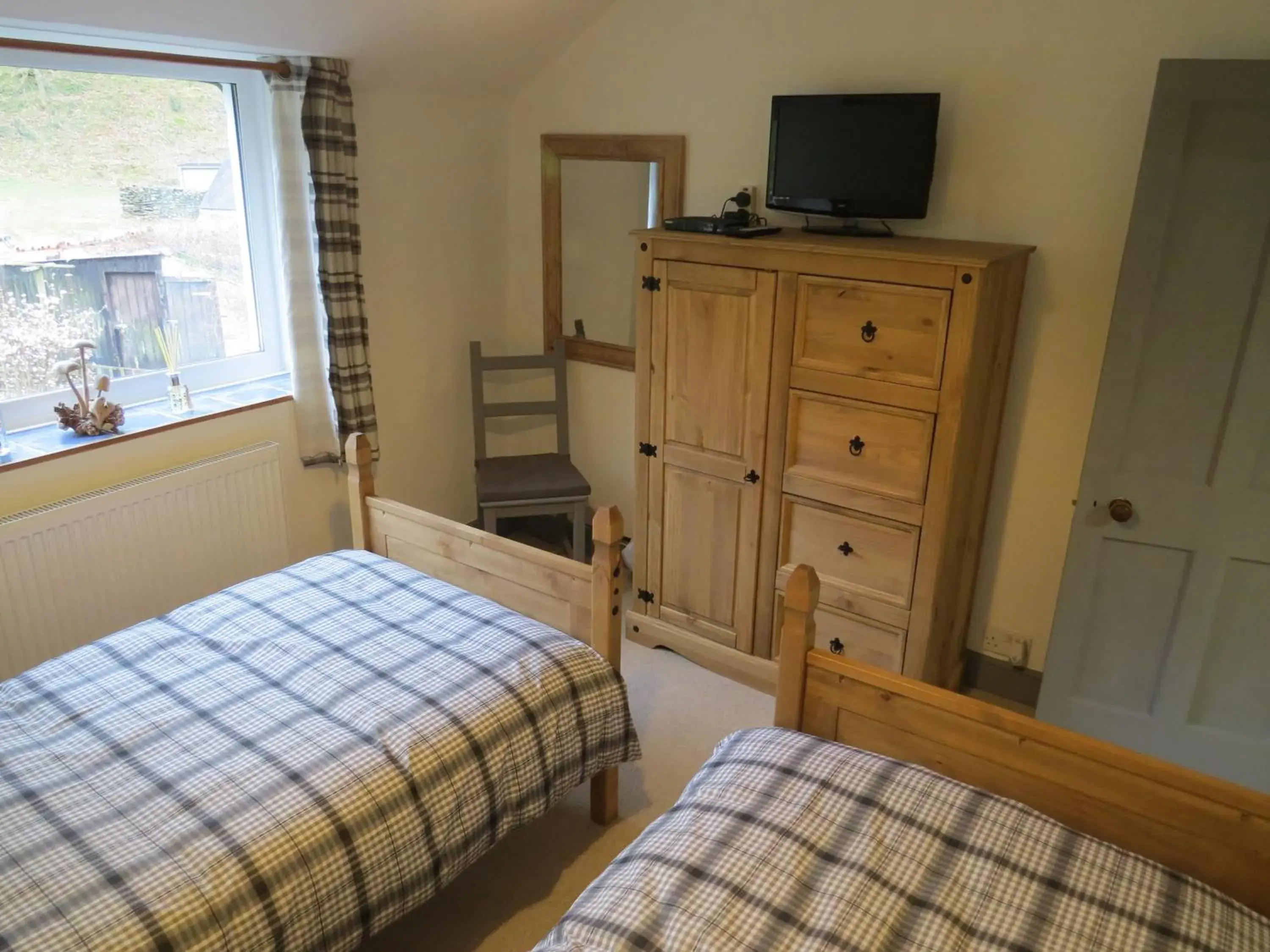 Double or Twin Room with Garden View in Yr Hen Farcdy Double or Twin Room with Garden View in Yr Hen Farcdy