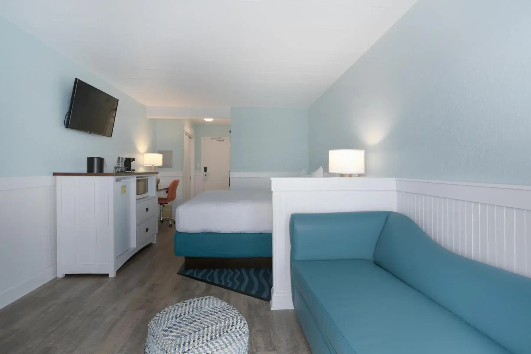 Premium - 1 King Bed Oceanfront - 4 Seasons - No Pets in John Yancey Oceanfront Inn Premium - 1 King Bed Oceanfront - 4 Seasons - No Pets in John Yancey Oceanfront Inn