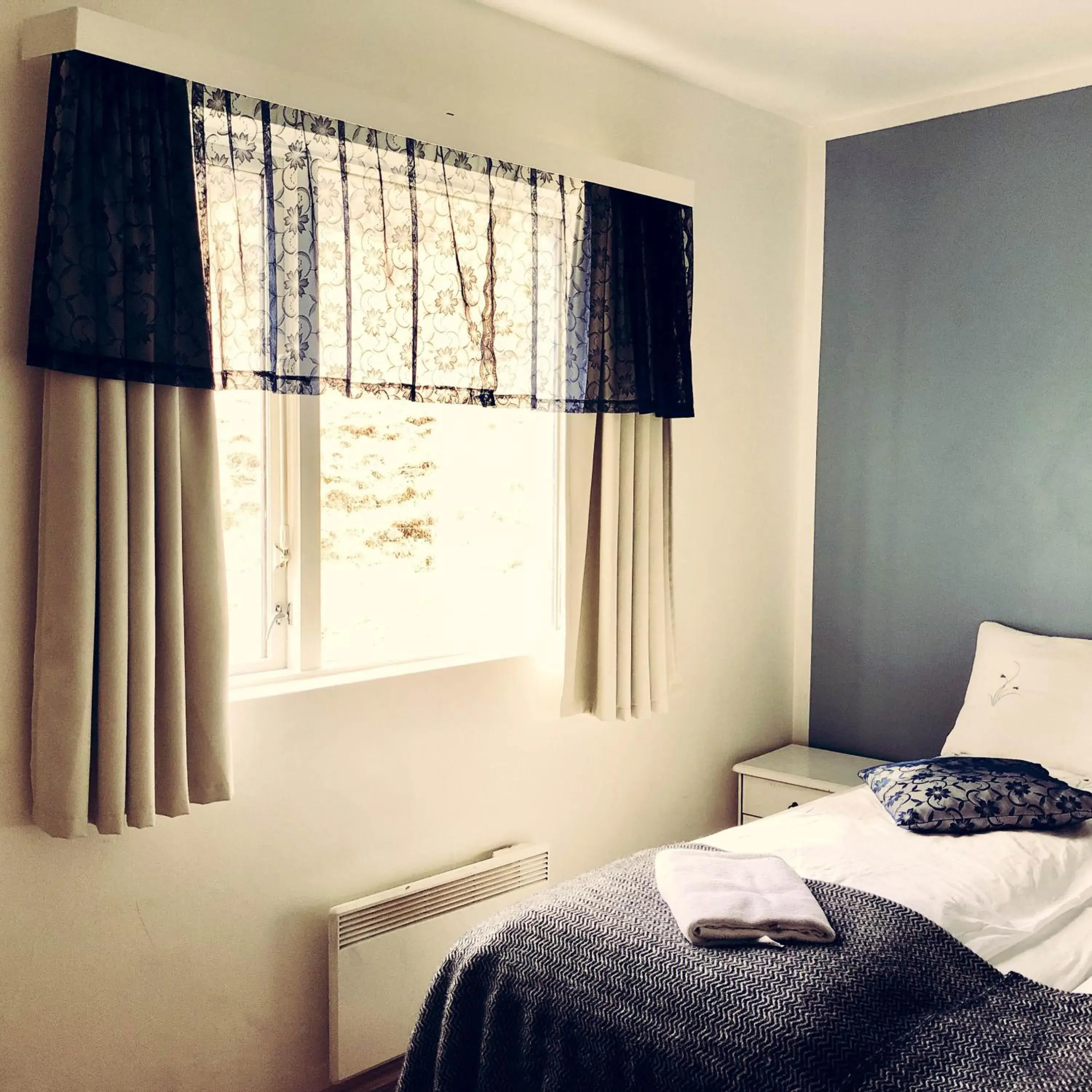 Twin Room with Shared Bathroom in Guesthouse Skálafell Twin Room with Shared Bathroom in Guesthouse Skálafell