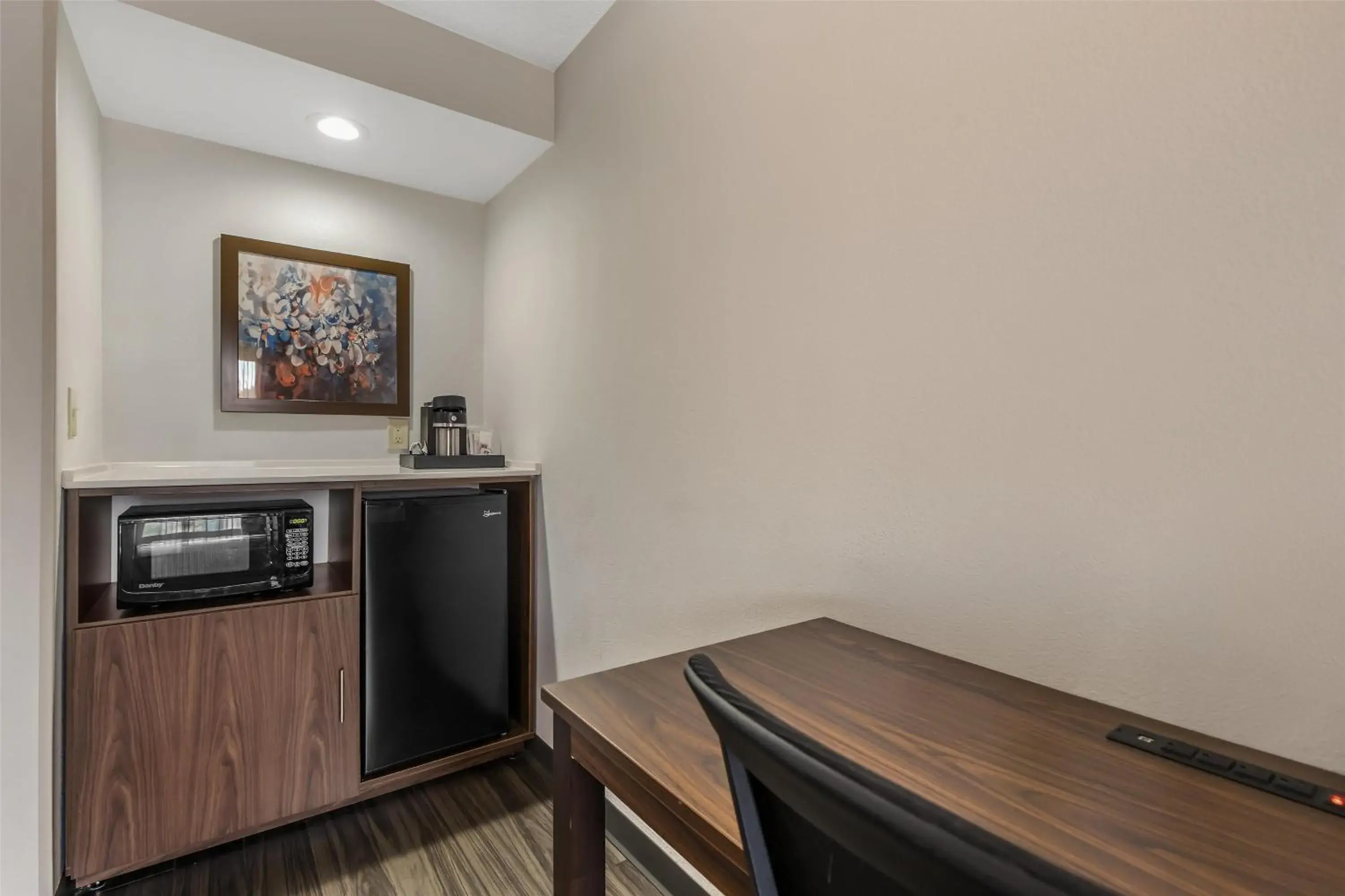 King Room with Sofa Bed in Best Western Plus Lexington Inn King Room with Sofa Bed in Best Western Plus Lexington Inn