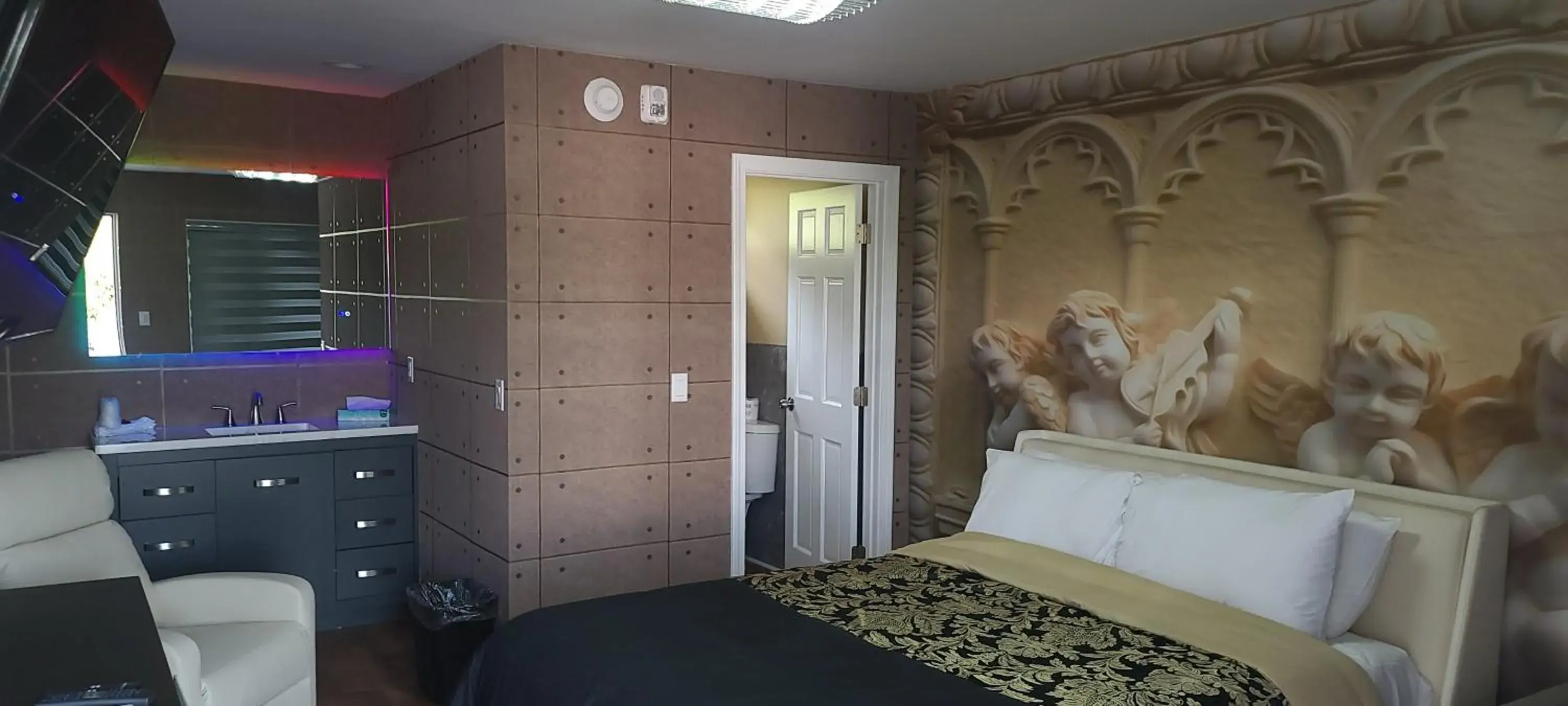 Junior Suite in Americas Best Value Inn Providence-North Scituate Junior Suite in Americas Best Value Inn Providence-North Scituate