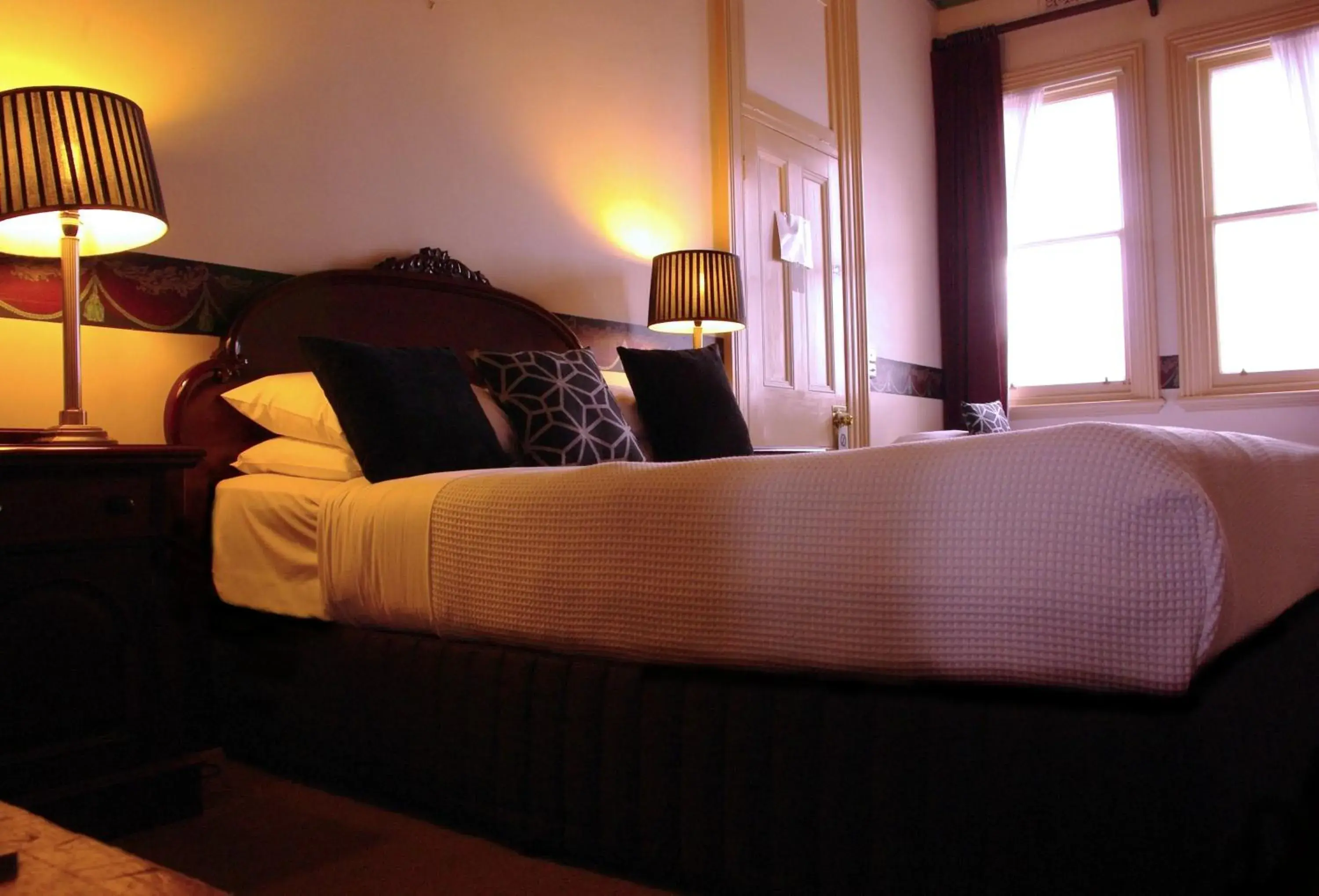 Executive Queen Room in The Hotel Shamrock Executive Queen Room in The Hotel Shamrock