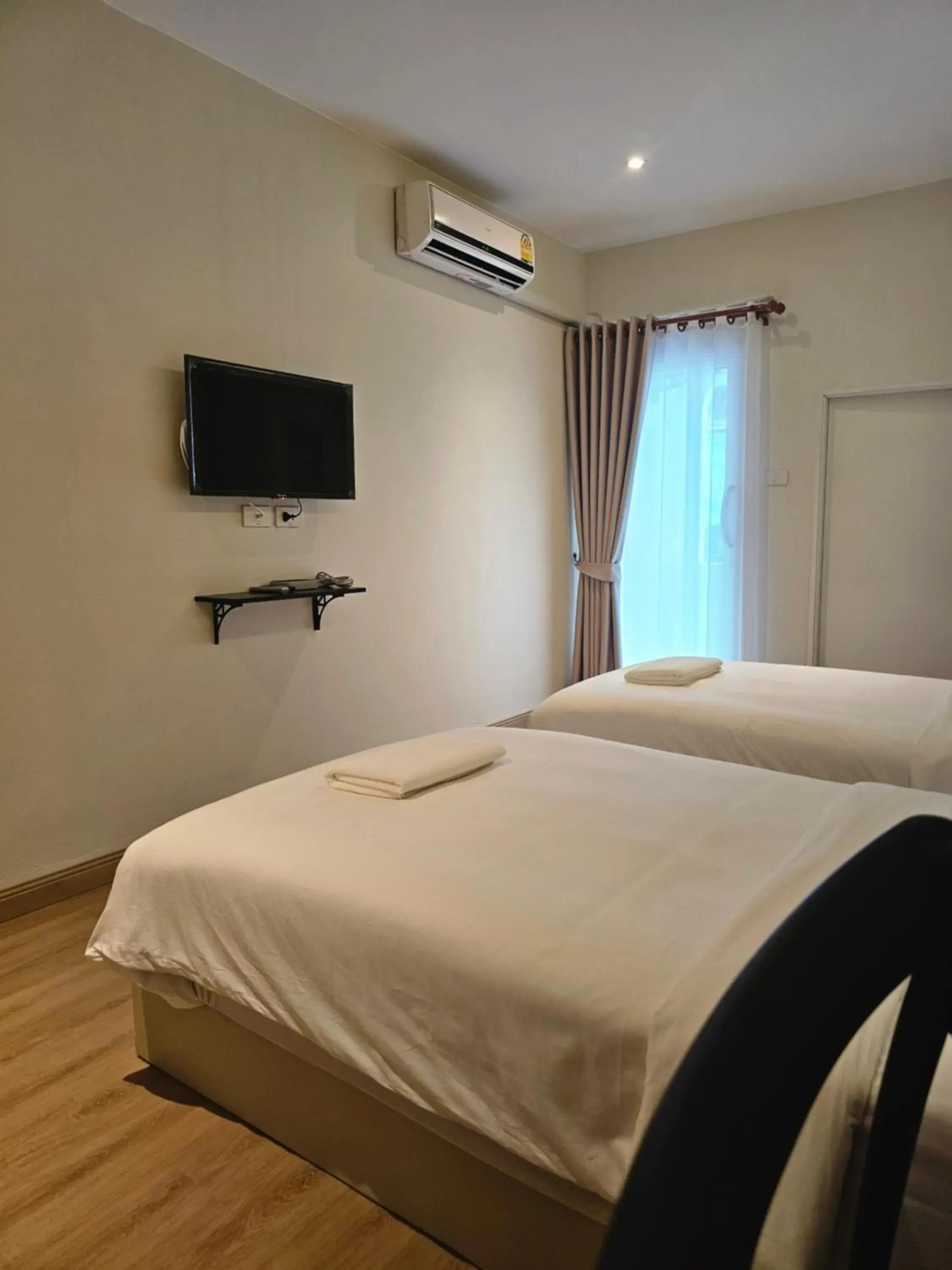 Budget Twin Room in Get GuestHouse 2 ( Sangsri soi 4) Budget Twin Room in Get GuestHouse 2 ( Sangsri soi 4)