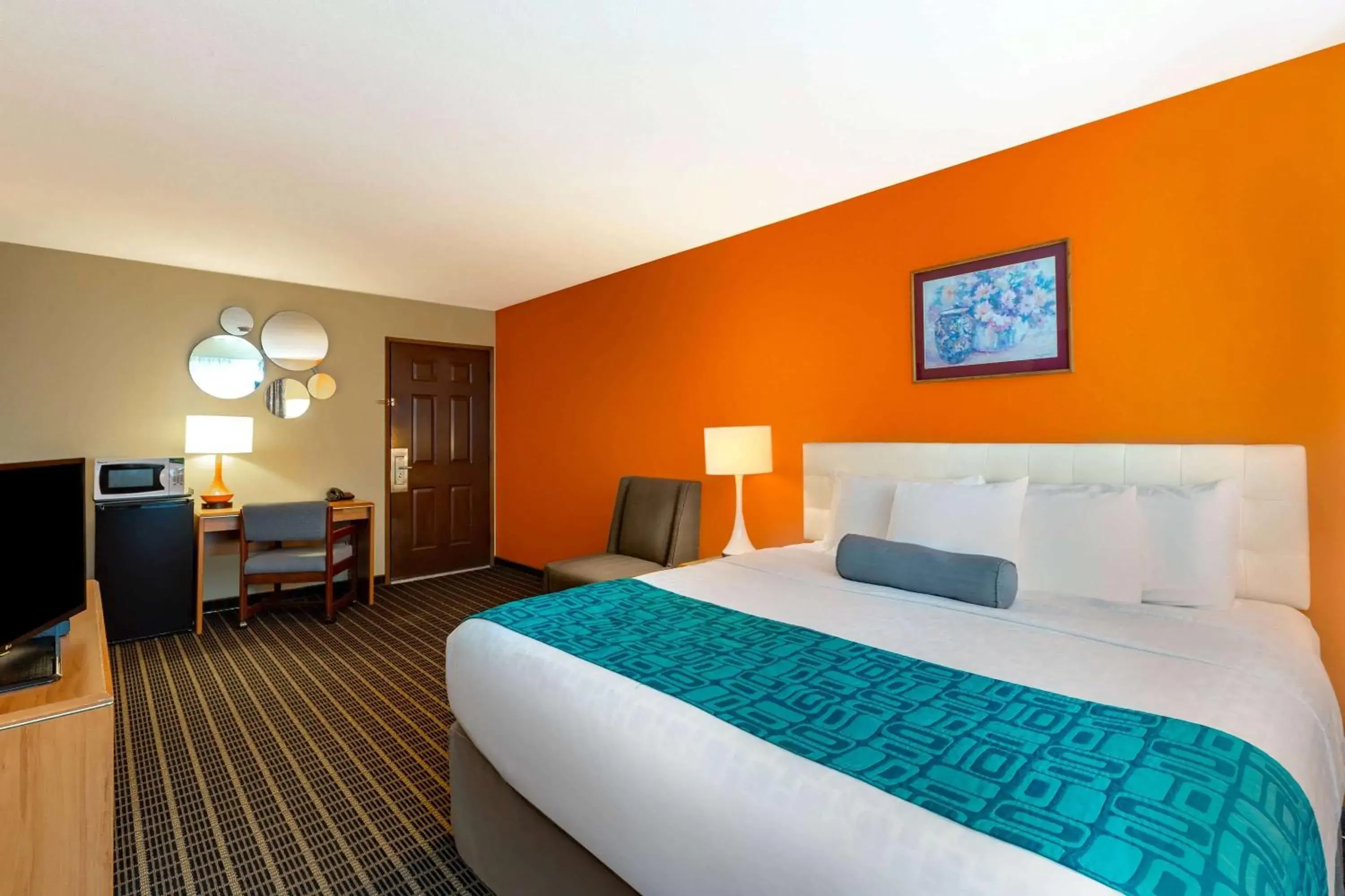 King Room - Pet Friendly/Non-Smoking in Howard Johnson by Wyndham Leavenworth King Room - Pet Friendly/Non-Smoking in Howard Johnson by Wyndham Leavenworth
