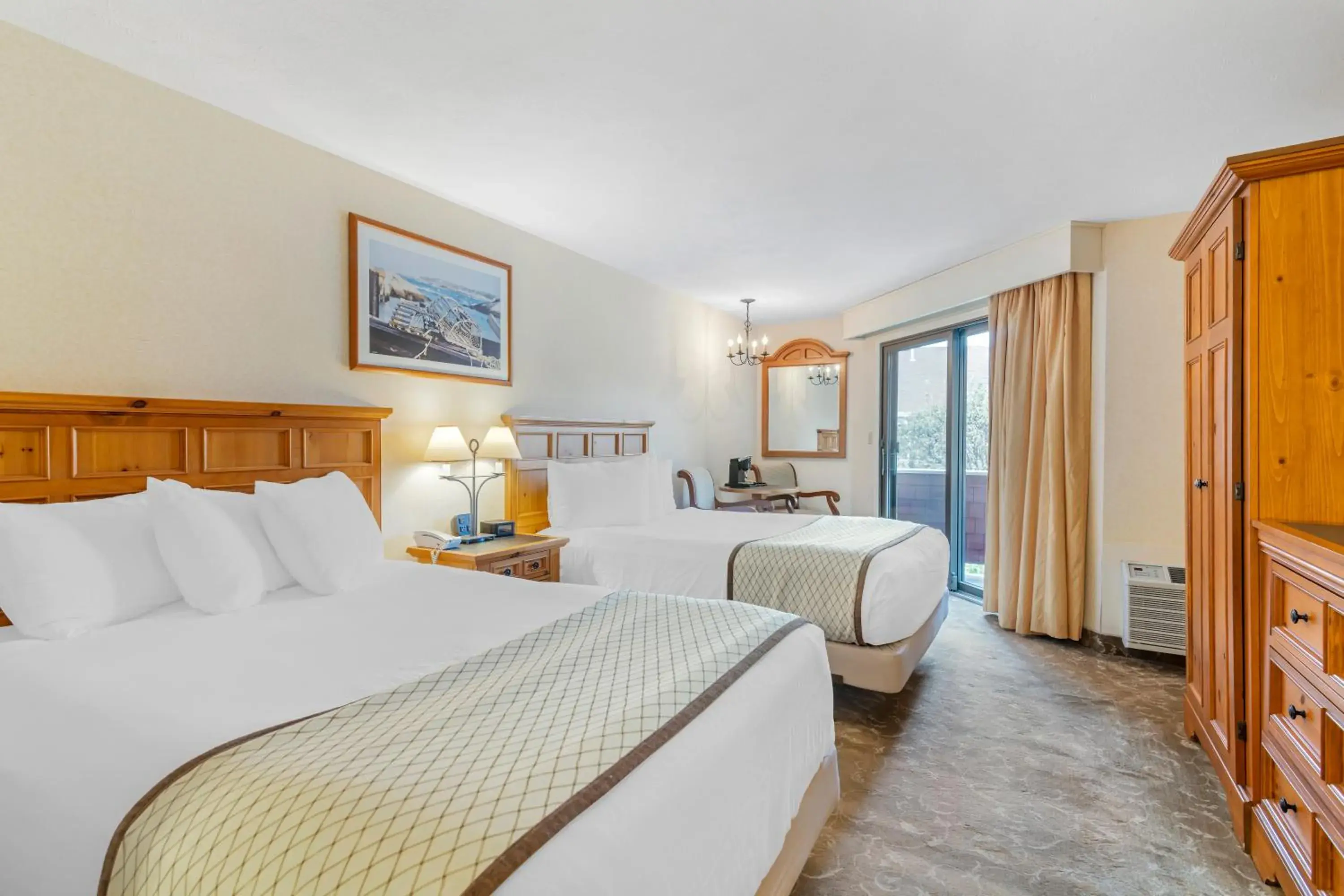 Double Room with Two Double Beds in Meadowmere Resort Double Room with Two Double Beds in Meadowmere Resort