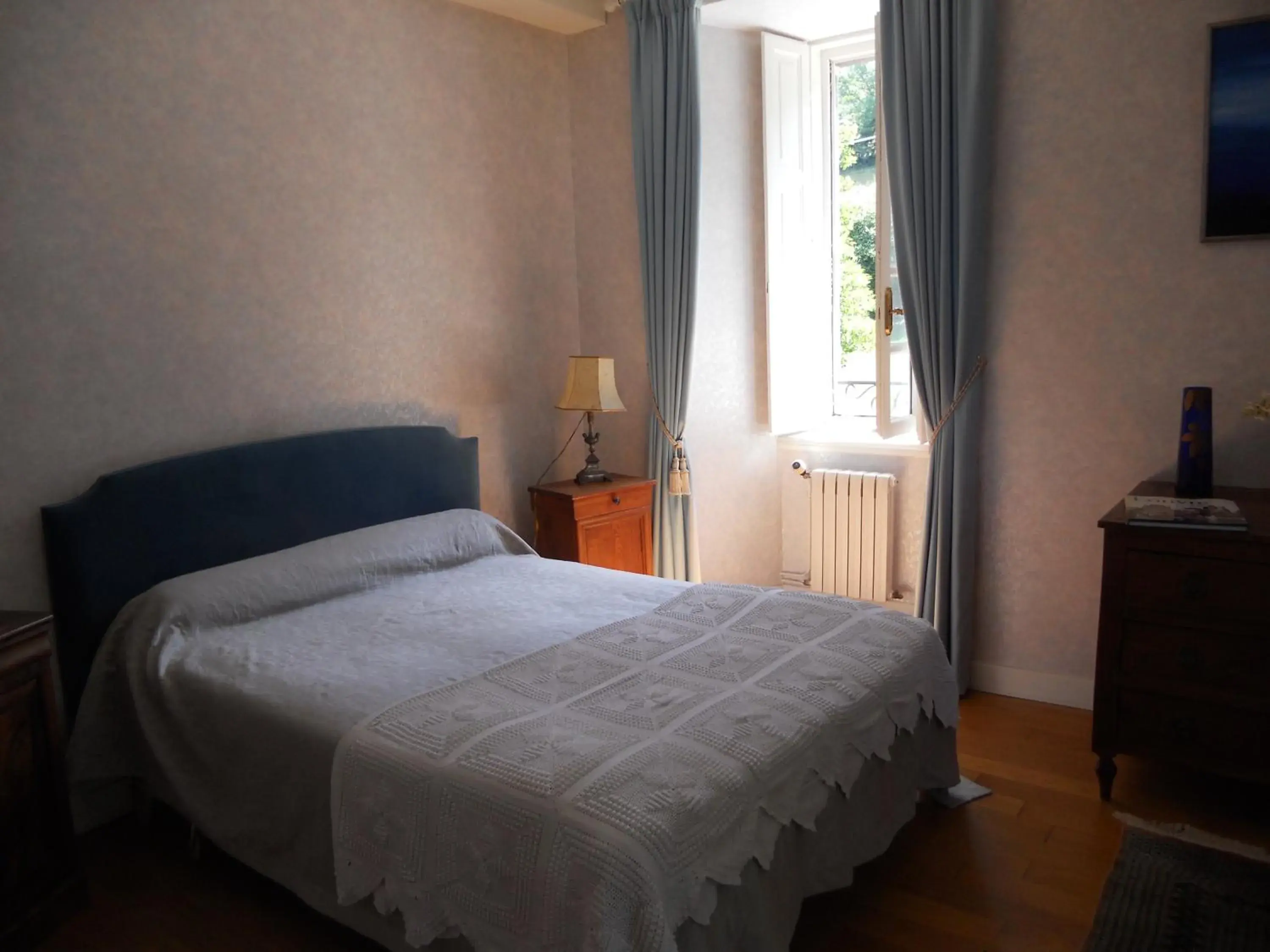 Deluxe Two-Bedroom Suite in Château de la Moissetie Deluxe Two-Bedroom Suite in Château de la Moissetie