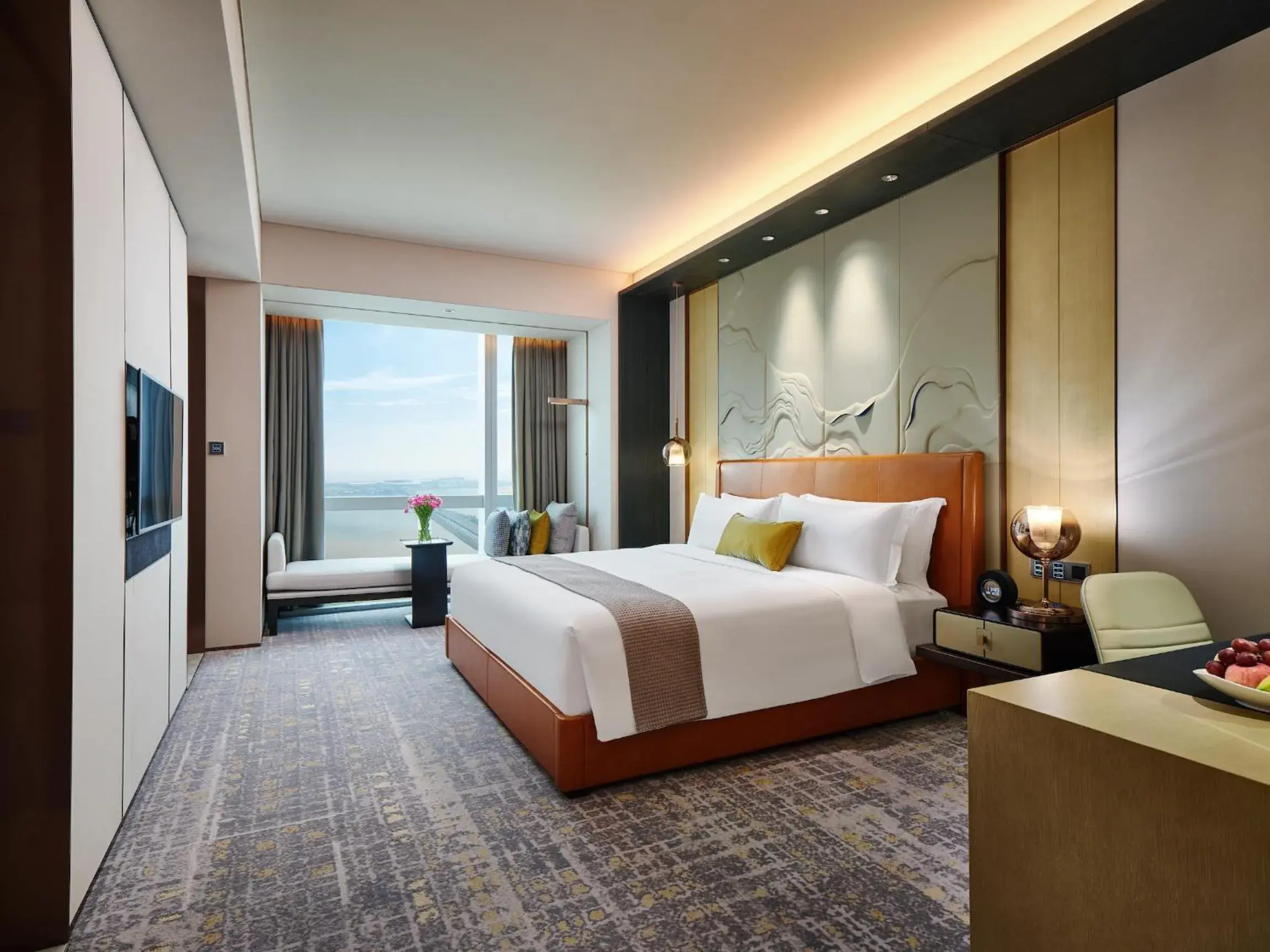 1 King Bed Classic HkZhMo Bdg Sea View in InterContinental Zhuhai by IHG 1 King Bed Classic HkZhMo Bdg Sea View in InterContinental Zhuhai by IHG