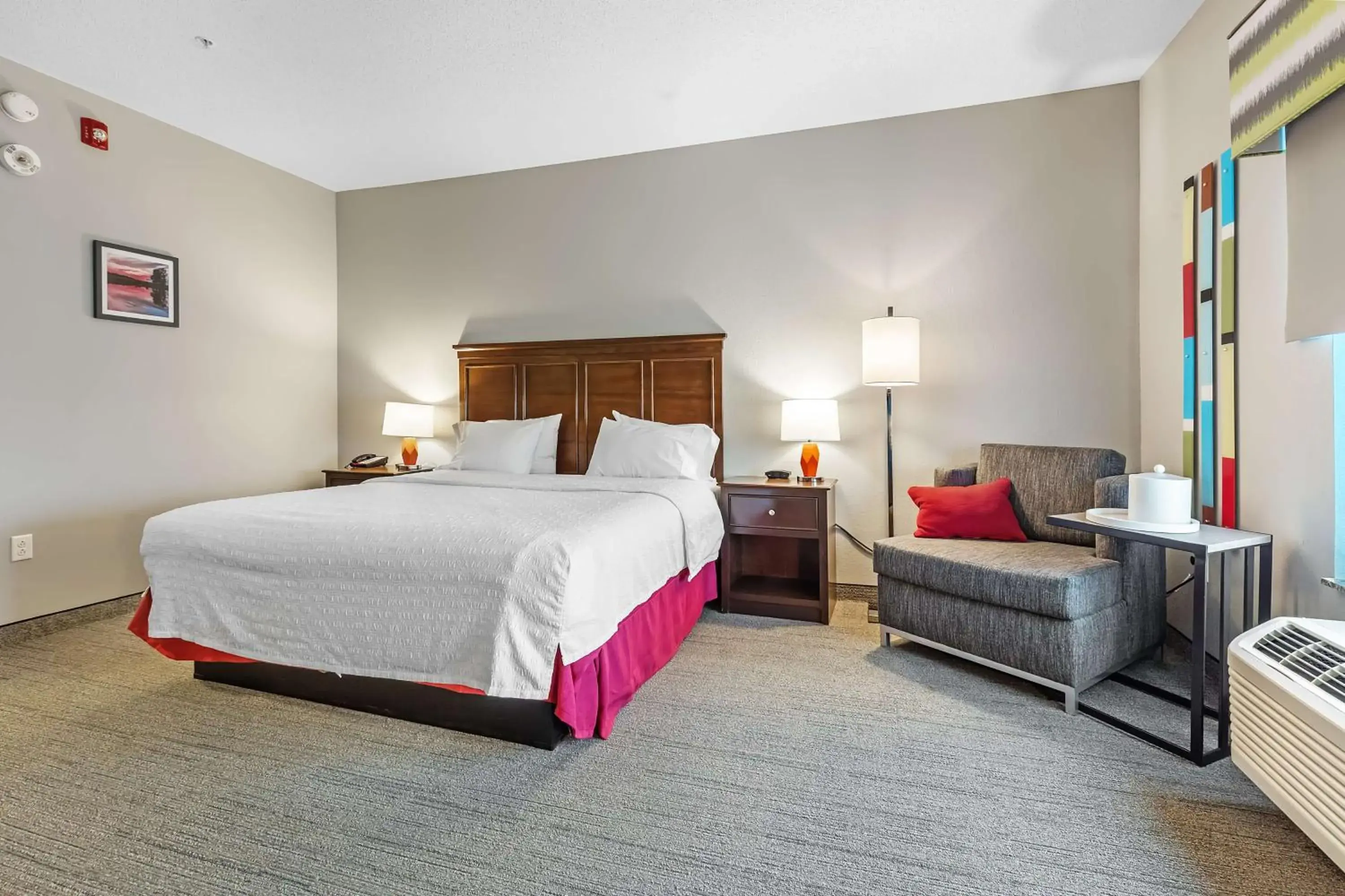 King Room - Hearing Access/Non-Smoking in Hampton Inn - Atmore King Room - Hearing Access/Non-Smoking in Hampton Inn - Atmore