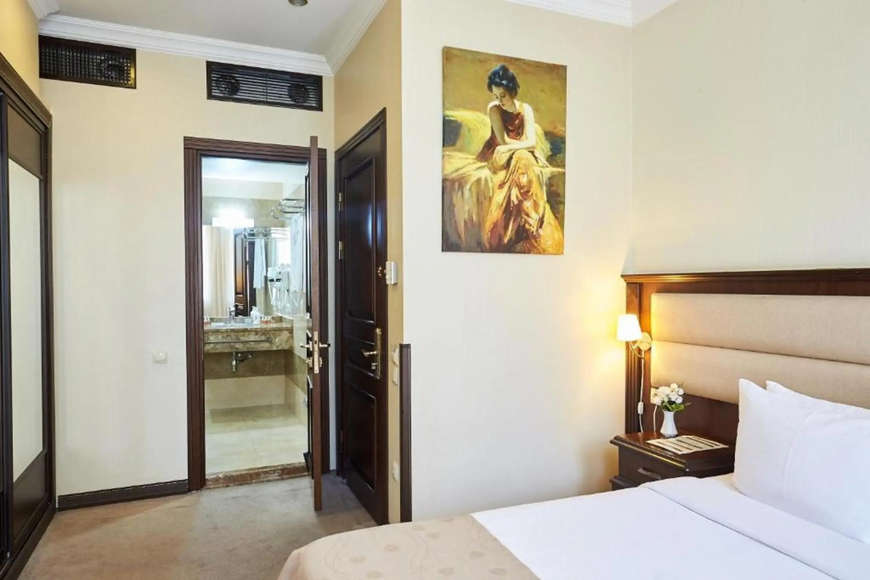 Superior Double or Twin Room in Smith Hotel Superior Double or Twin Room in Smith Hotel