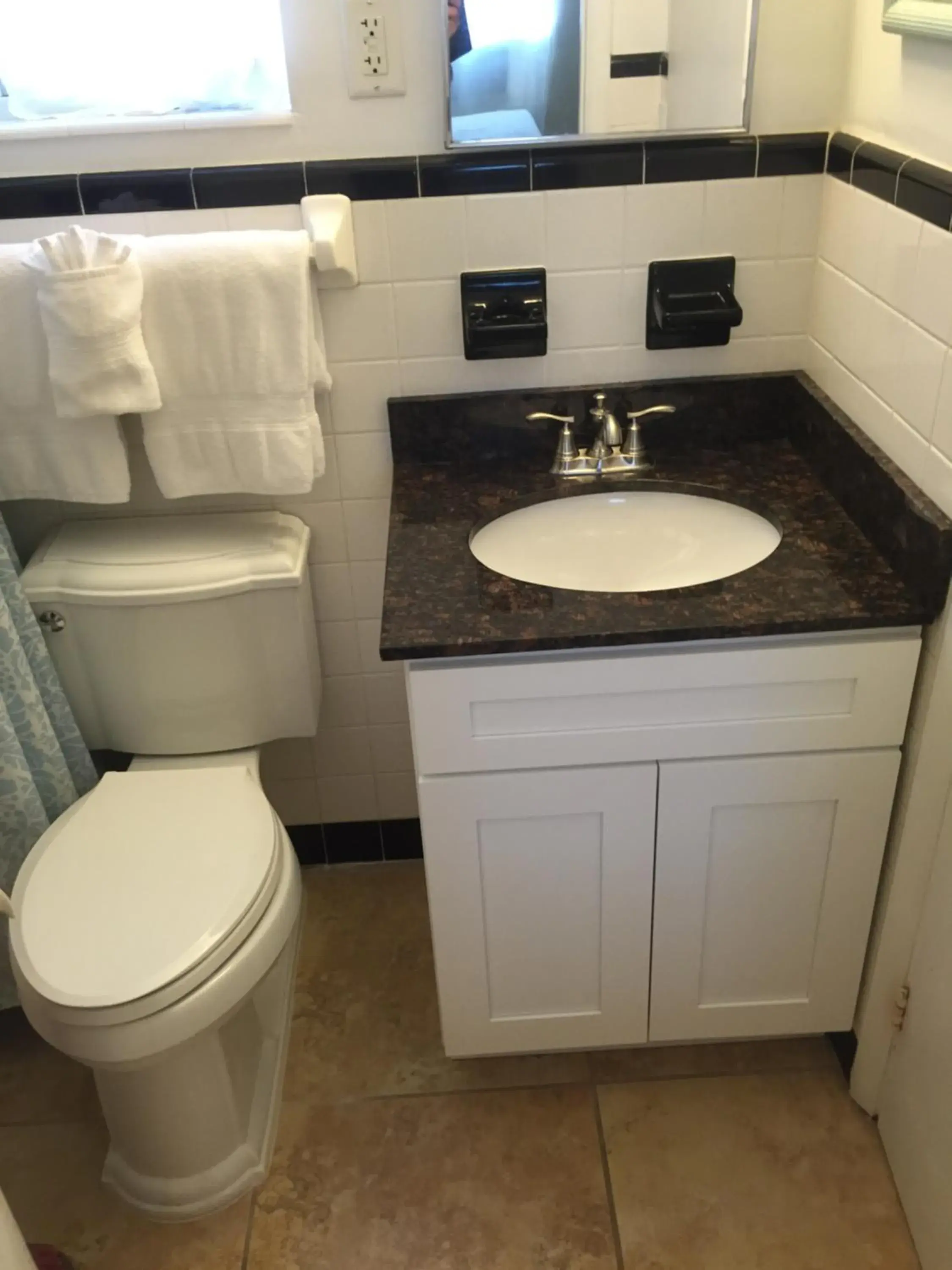 Standard Room 1 Queen Bed in Oceanfront Sea Scape Motel Standard Room 1 Queen Bed in Oceanfront Sea Scape Motel