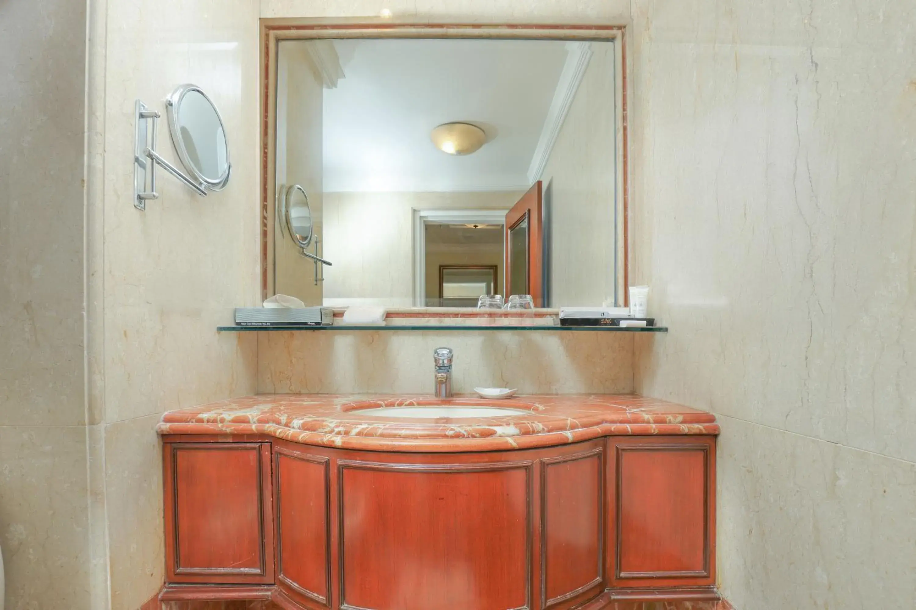 Deluxe Double Room - single occupancy in Le Royal Meridien Chennai Deluxe Double Room - single occupancy in Le Royal Meridien Chennai