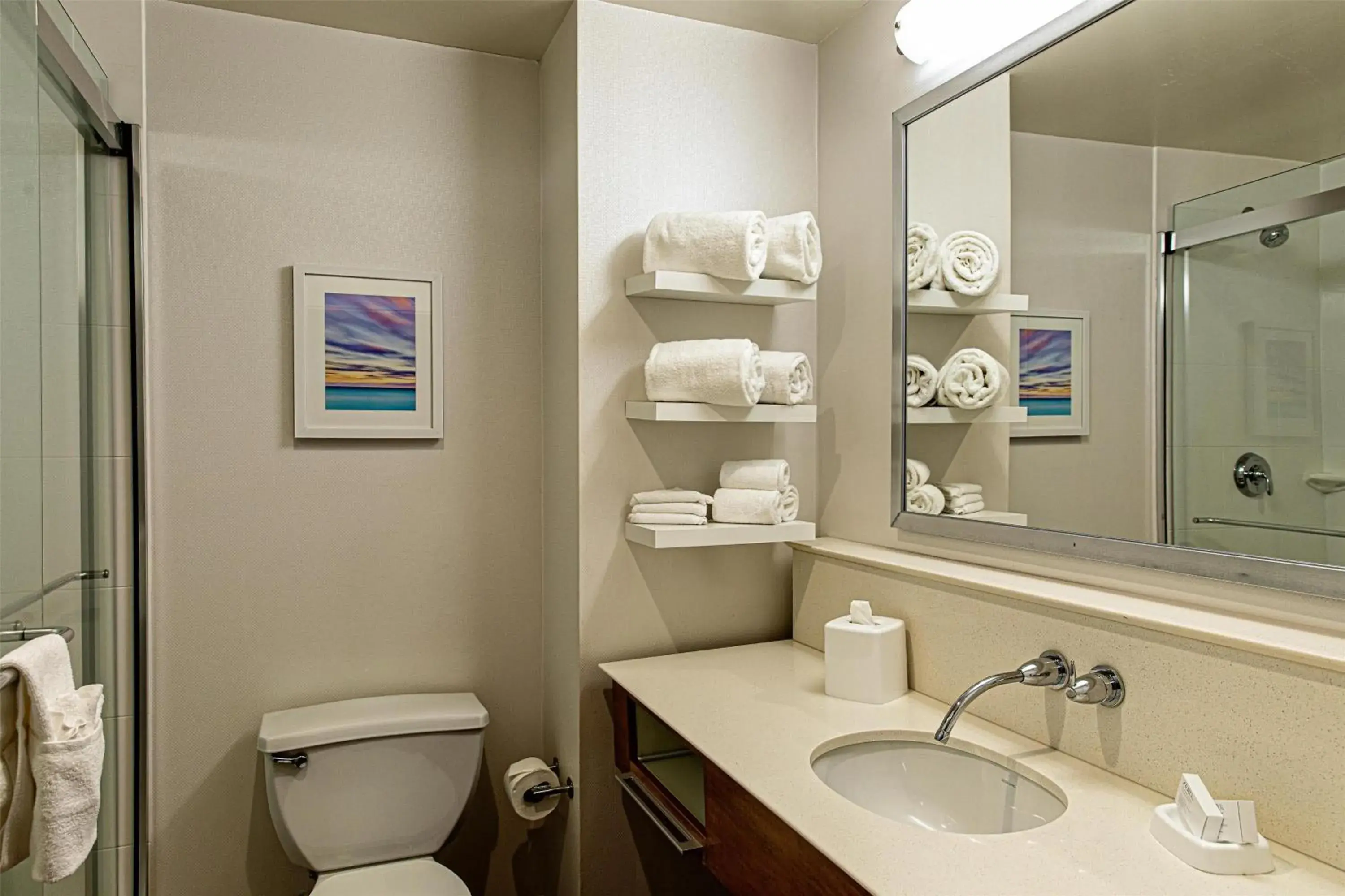 Premium King Room - Non-Smoking in Hampton Inn Charleston-Daniel Island Premium King Room - Non-Smoking in Hampton Inn Charleston-Daniel Island