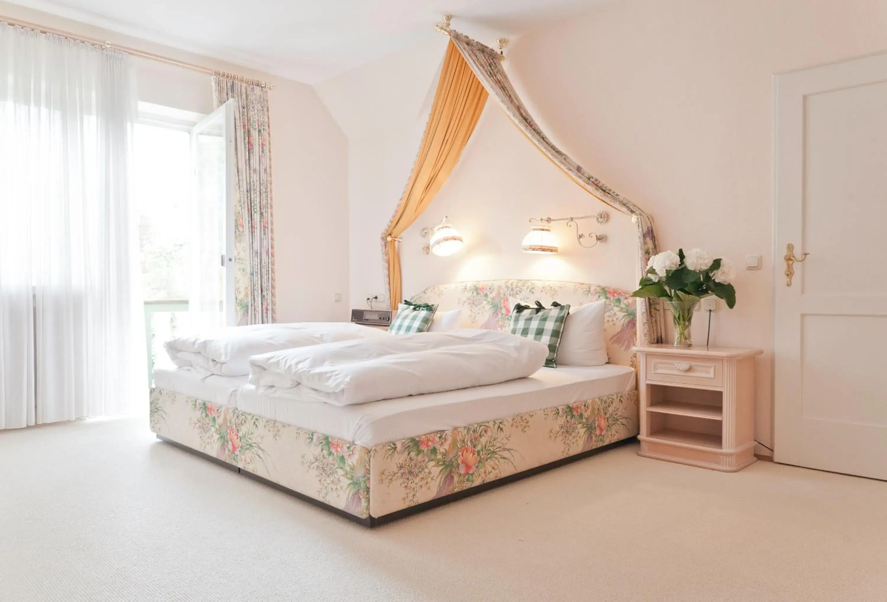 Double Room with Balcony - single occupancy in Villa Adolphine Double Room with Balcony - single occupancy in Villa Adolphine