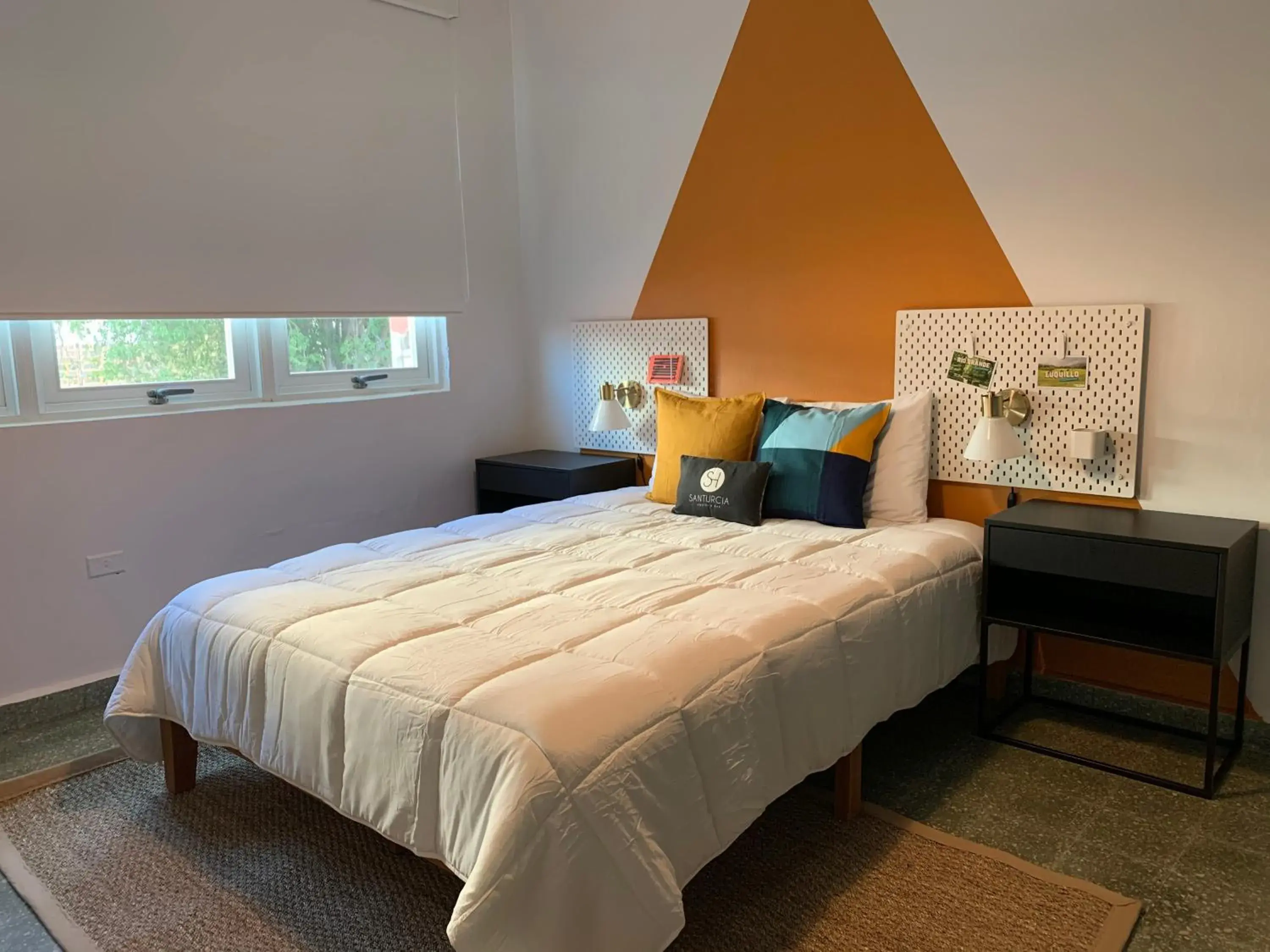 Double Room with Extra Bed in Santurcia Hostel Double Room with Extra Bed in Santurcia Hostel