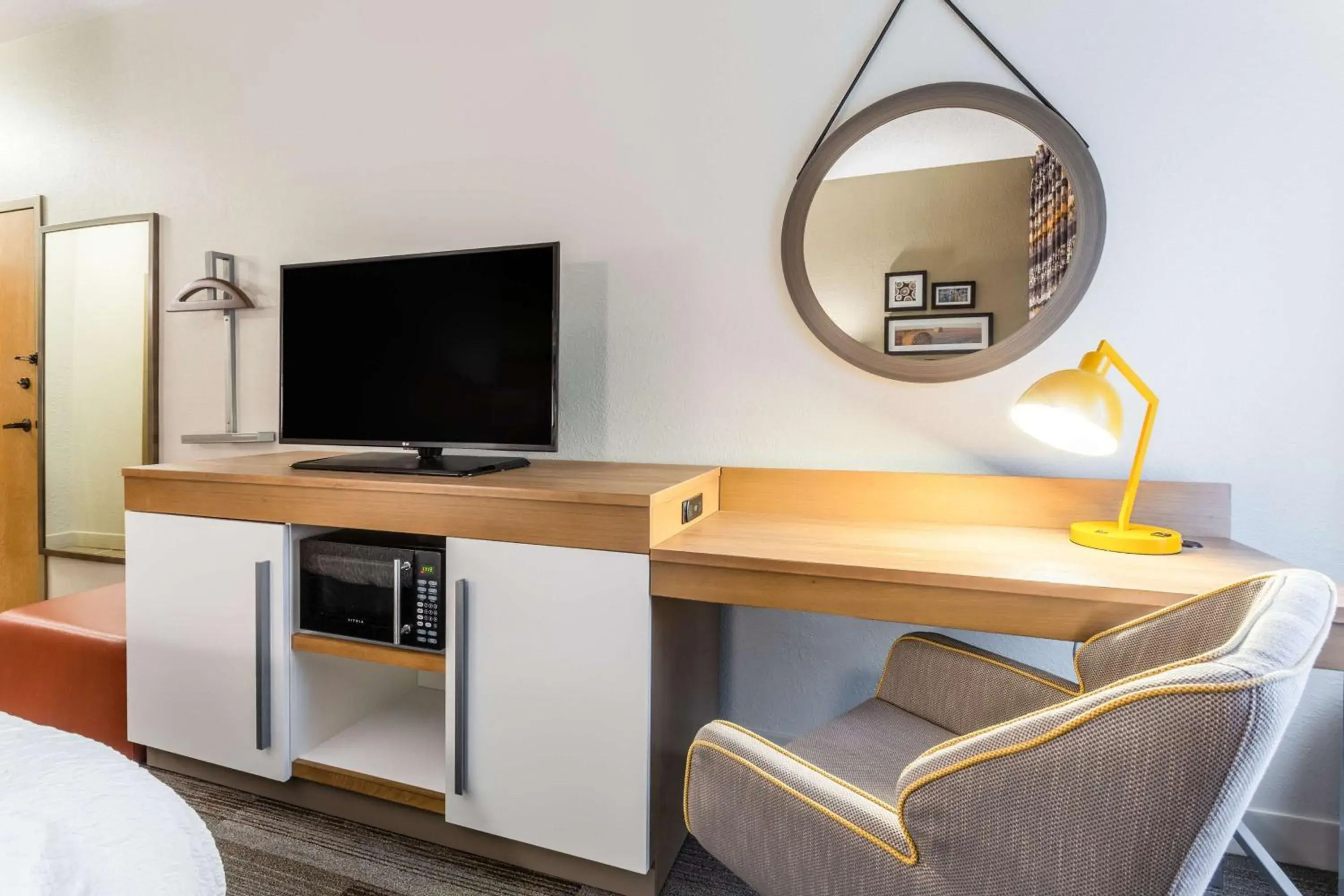 Room with Two Queen Beds - Non-Smoking in Hampton Inn Cedar Rapids Room with Two Queen Beds - Non-Smoking in Hampton Inn Cedar Rapids