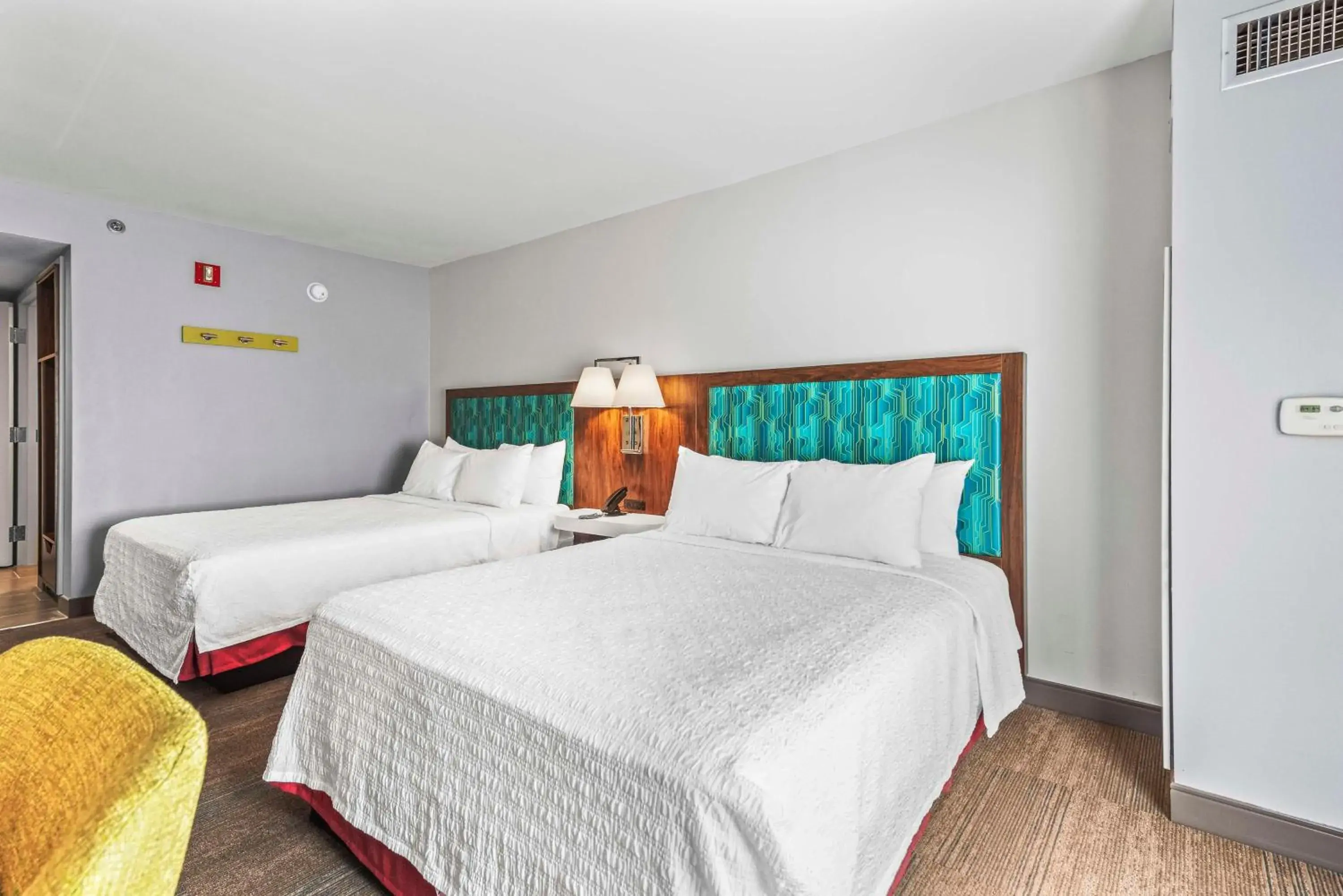 Queen Room with Two Queen Beds - Mobility/Hearing Accessible with Bathtub - Non-Smoking in Hampton Inn Columbus-North Queen Room with Two Queen Beds - Mobility/Hearing Accessible with Bathtub - Non-Smoking in Hampton Inn Columbus-North