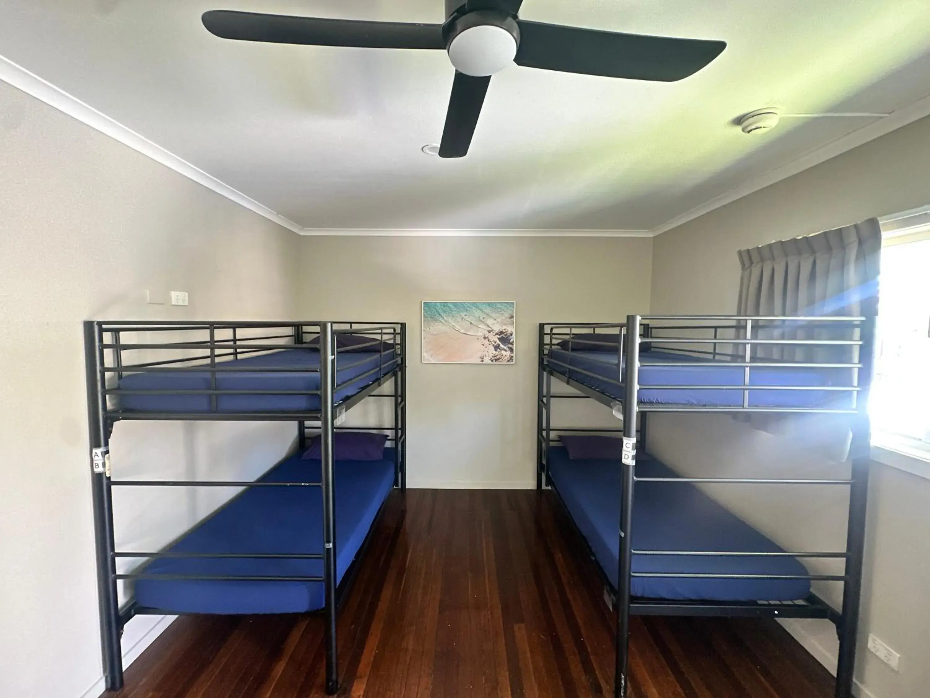 Bed in 4-Bed Dormitory Room 18 - 35 years in Backpackers In Paradise 18-35 Hostel Bed in 4-Bed Dormitory Room 18 - 35 years in Backpackers In Paradise 18-35 Hostel