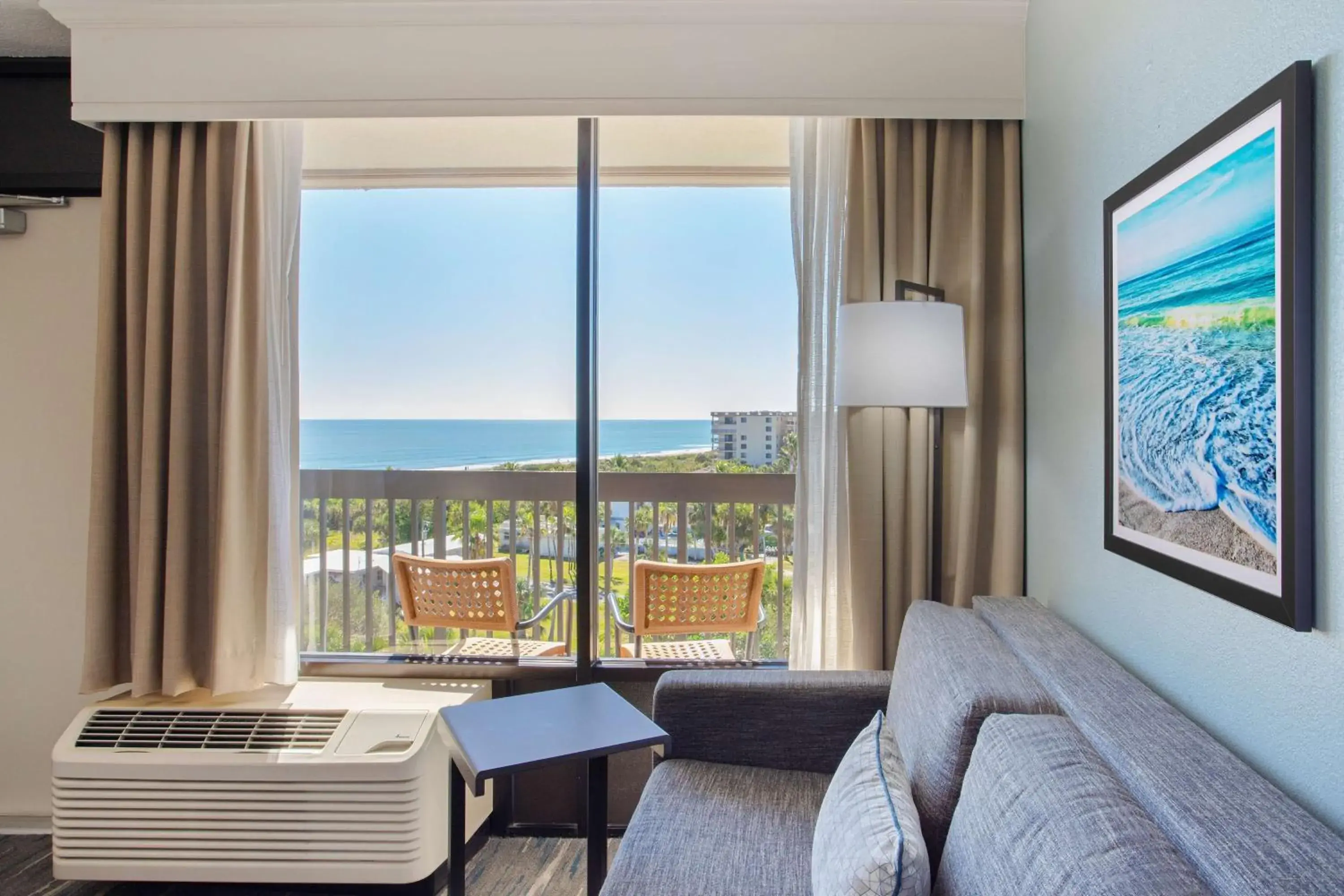 King Room with Ocean View - Non-Smoking in Hampton Inn Cocoa Beach King Room with Ocean View - Non-Smoking in Hampton Inn Cocoa Beach