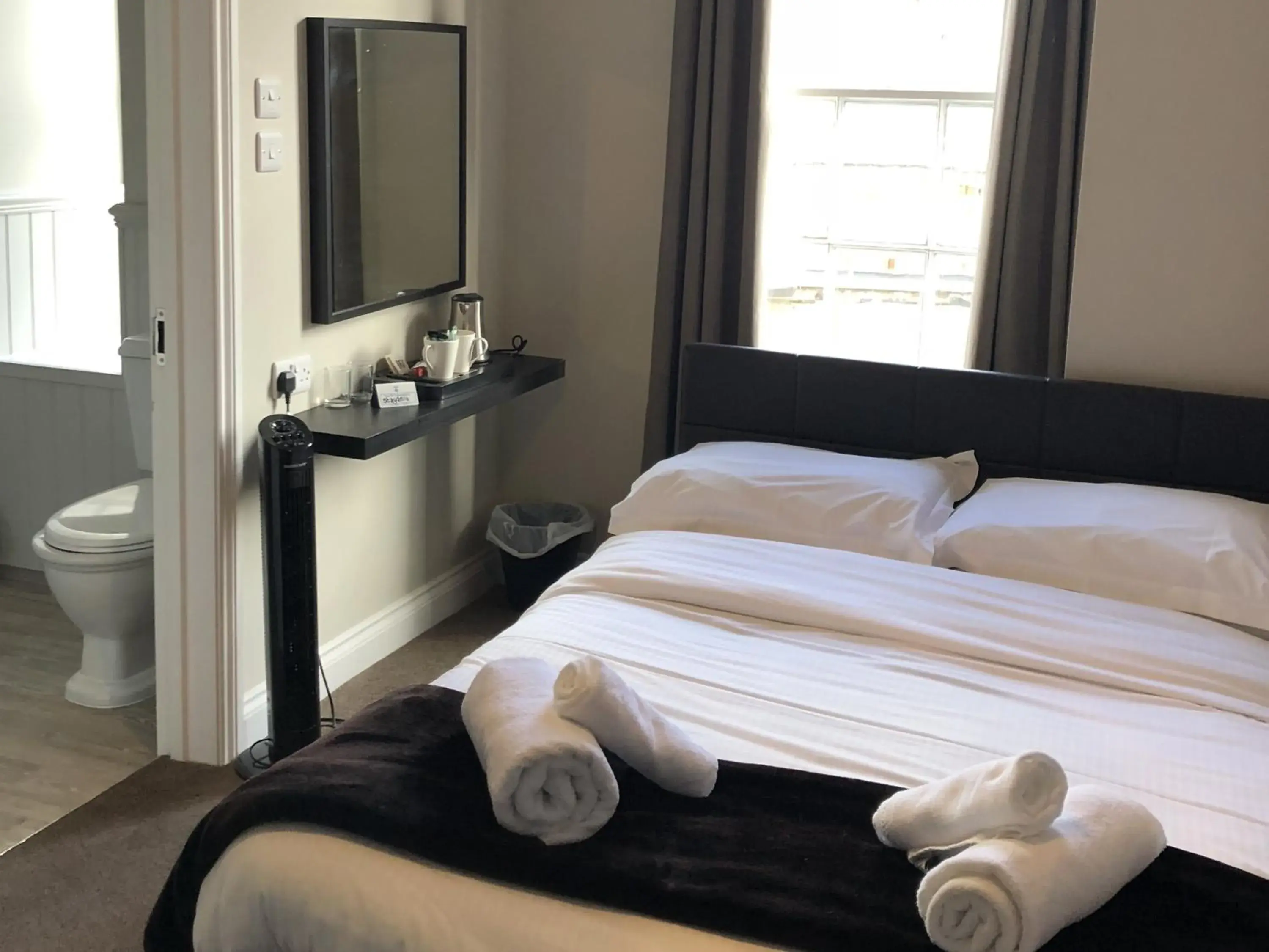 Standard Double Room in The Cornubia Inn Standard Double Room in The Cornubia Inn