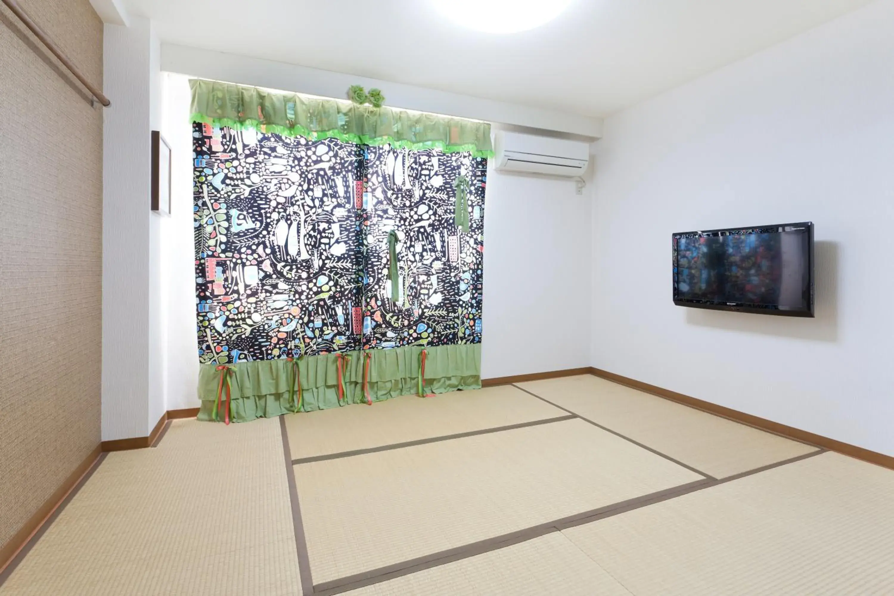 Japanese-Style Twin Room in Hanabi Hotel Japanese-Style Twin Room in Hanabi Hotel