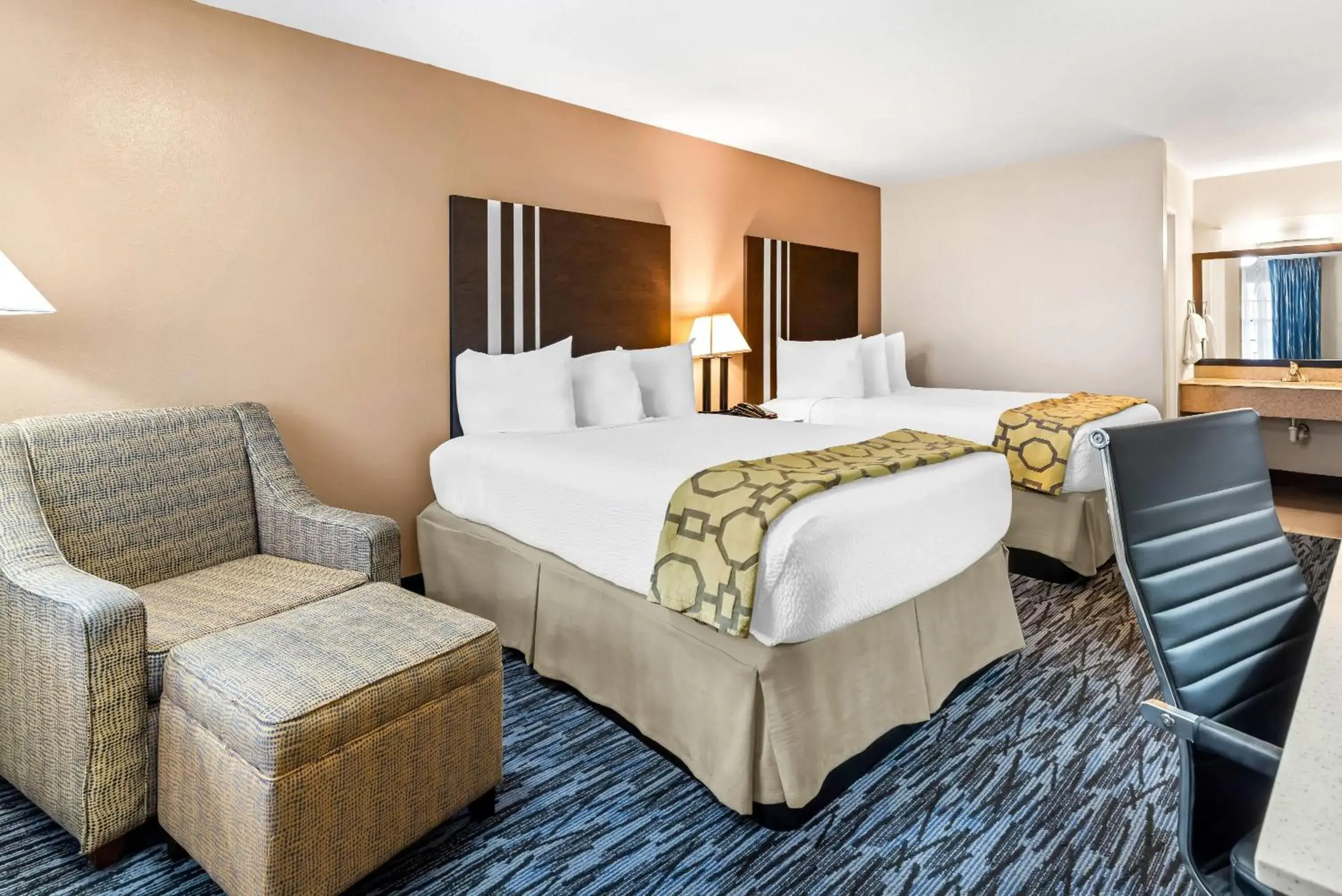 Deluxe Double Room with Two Double Beds - Non-Smoking in Baymont by Wyndham Port Arthur - Groves Area Deluxe Double Room with Two Double Beds - Non-Smoking in Baymont by Wyndham Port Arthur - Groves Area