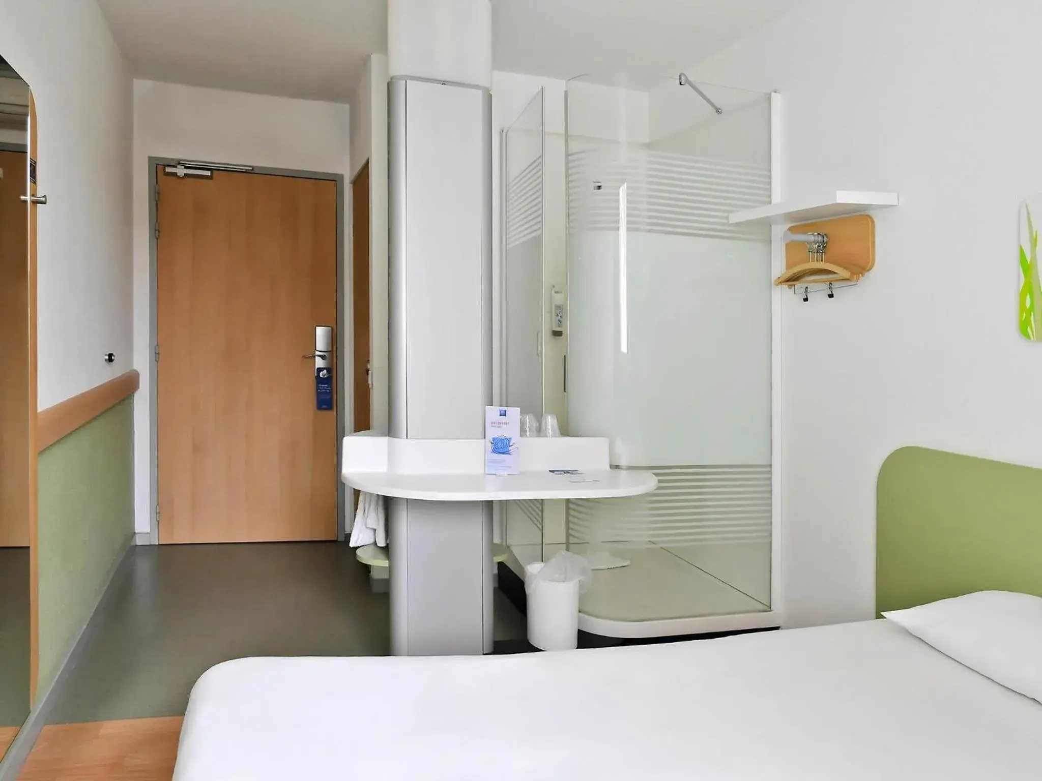 Twin Room in ibis budget Nimes Centre Gare Twin Room in ibis budget Nimes Centre Gare