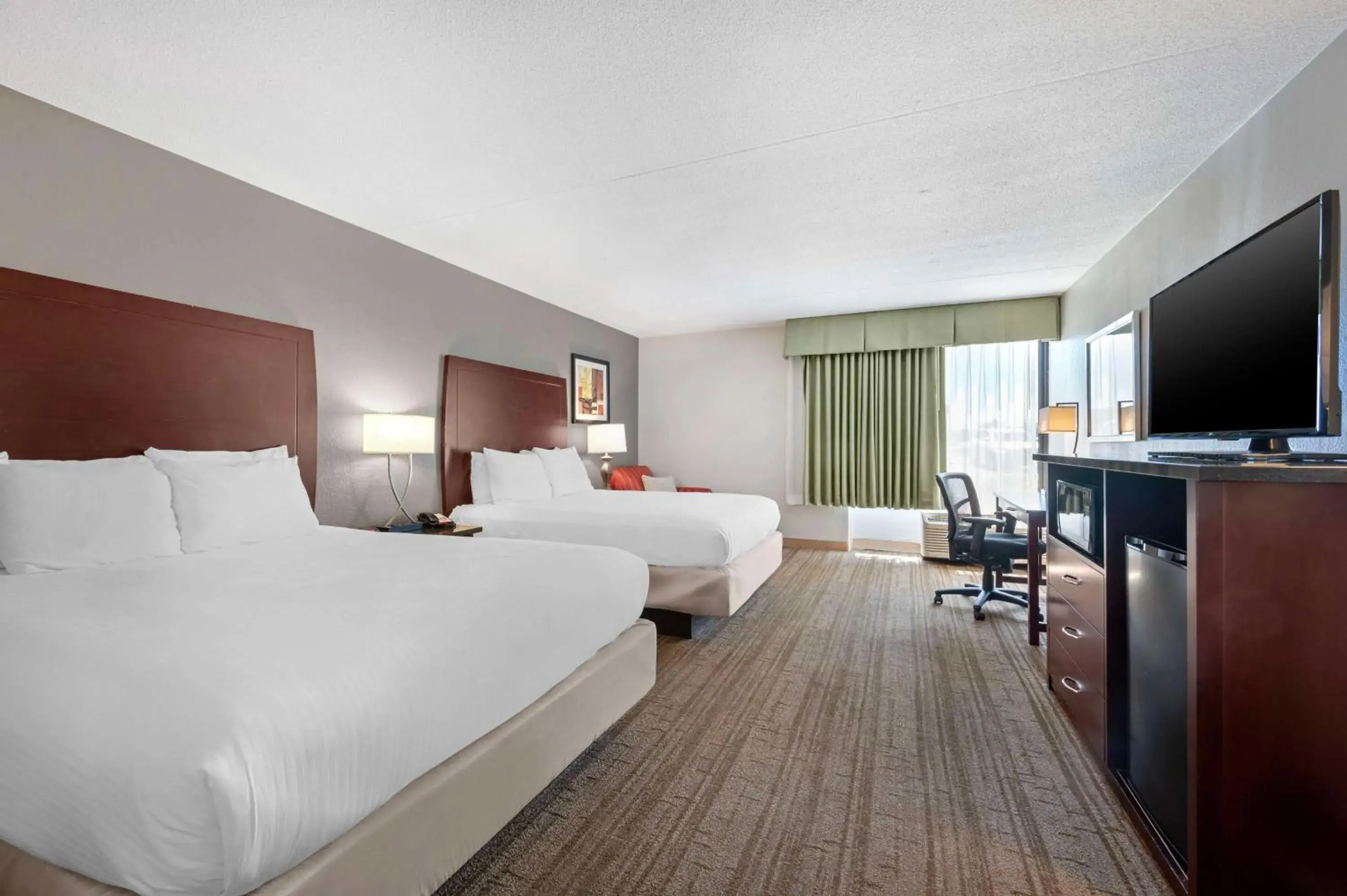 Queen Room with Two Queen Beds in Best Western Ashbury Inn Queen Room with Two Queen Beds in Best Western Ashbury Inn