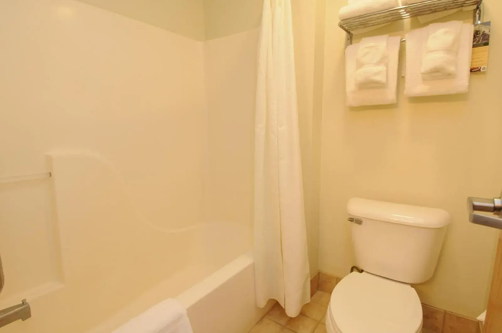 Queen Room with Two Queen Beds in Whitewater Inn Queen Room with Two Queen Beds in Whitewater Inn