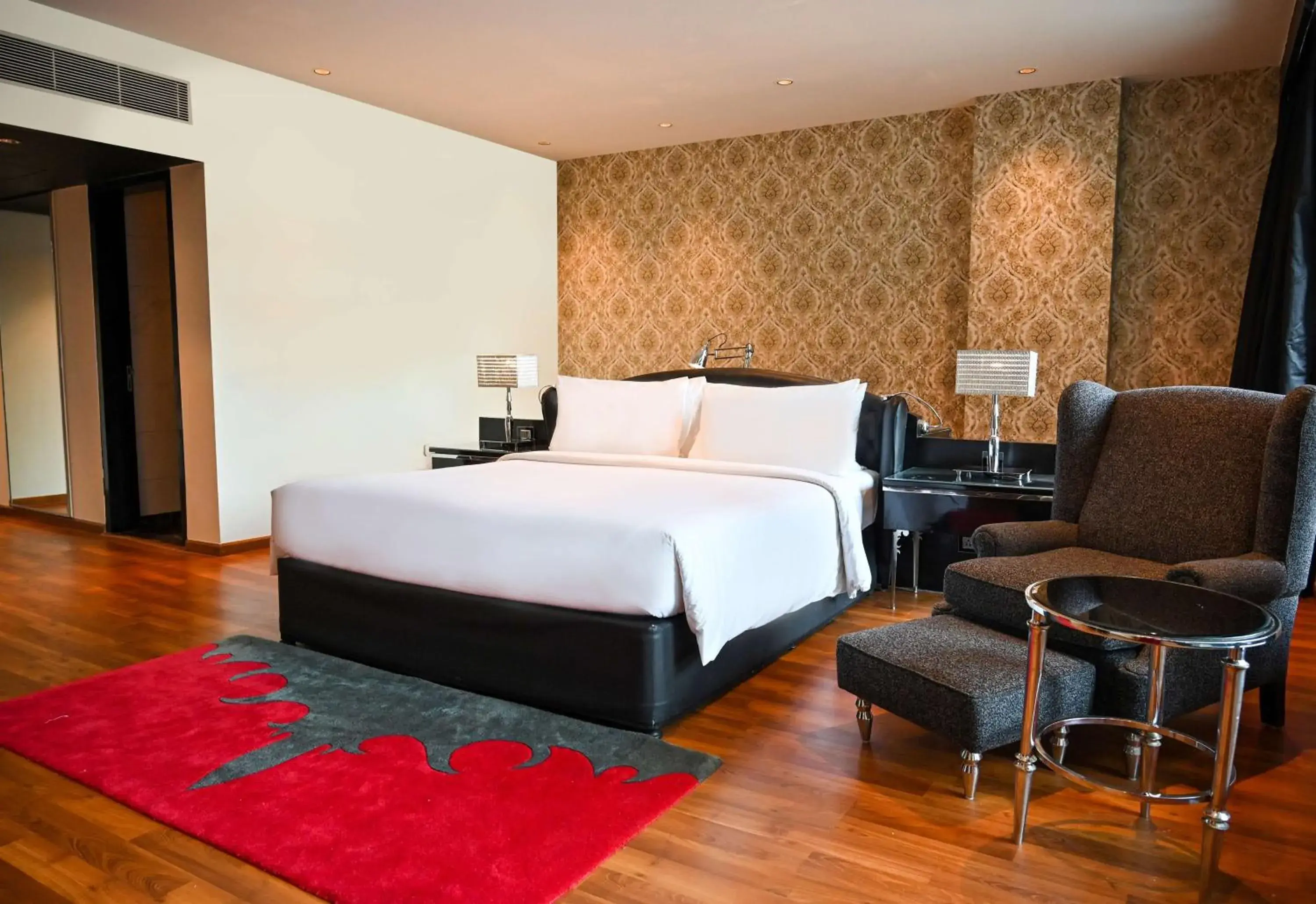 Junior Suite Room with Bathtub-Buy 1 get 1 @ORO and INR 1000 Credit Voucher in Radisson Blu Hotel New Delhi Paschim Vihar Junior Suite Room with Bathtub-Buy 1 get 1 @ORO and INR 1000 Credit Voucher in Radisson Blu Hotel New Delhi Paschim Vihar