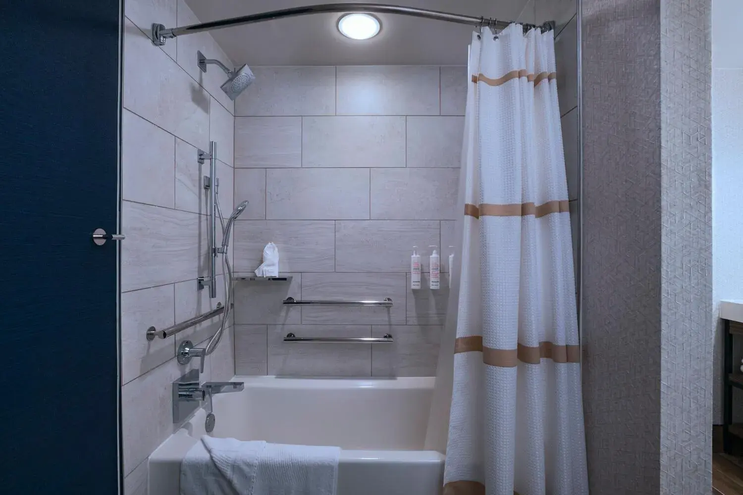 Guest Room with Two Double Beds in The Woodlands Waterway Marriott Hotel and Convention Center Guest Room with Two Double Beds in The Woodlands Waterway Marriott Hotel and Convention Center