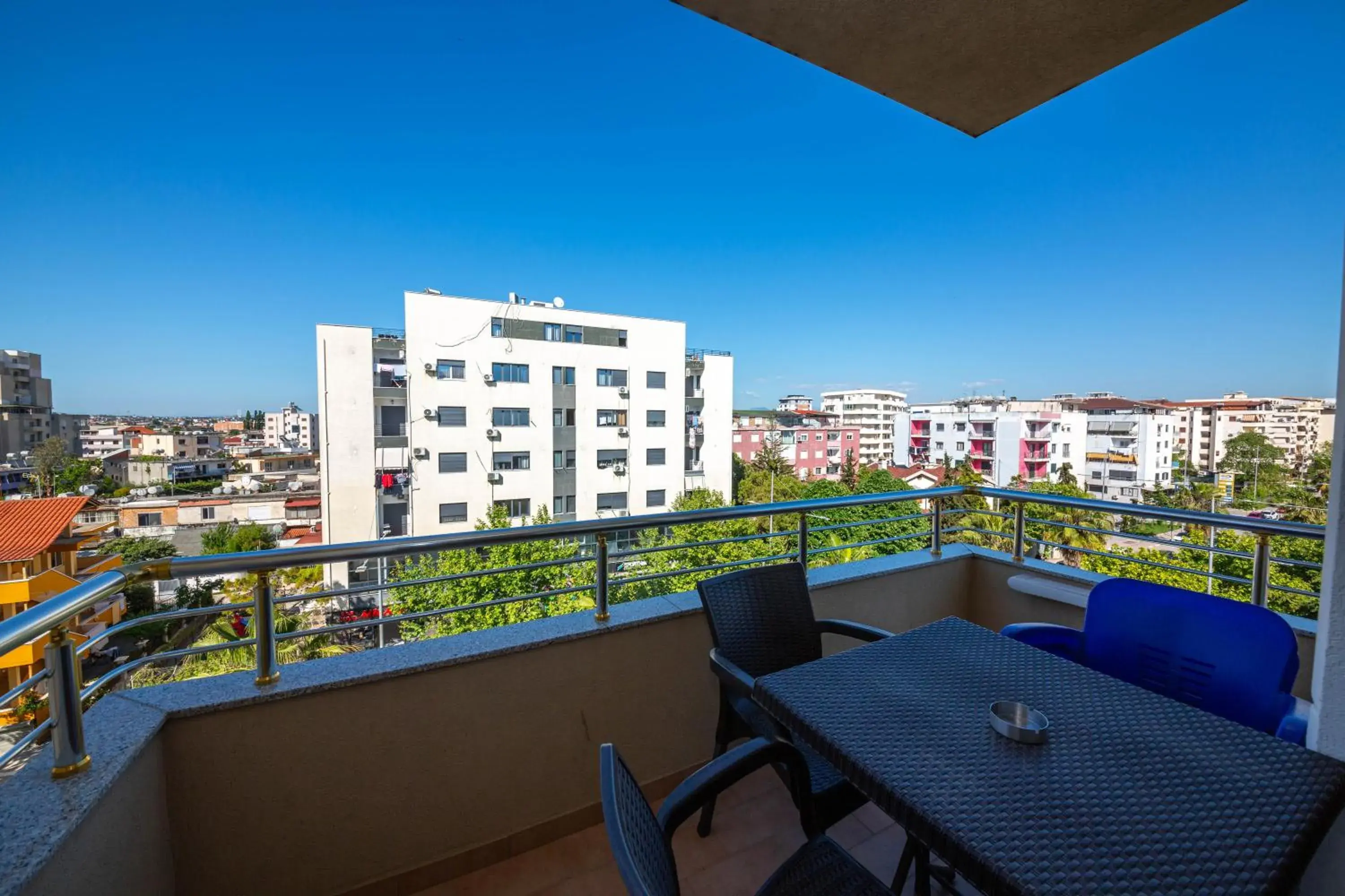 Family Room with Balcony in Hotel Vila Misiri Family Room with Balcony in Hotel Vila Misiri