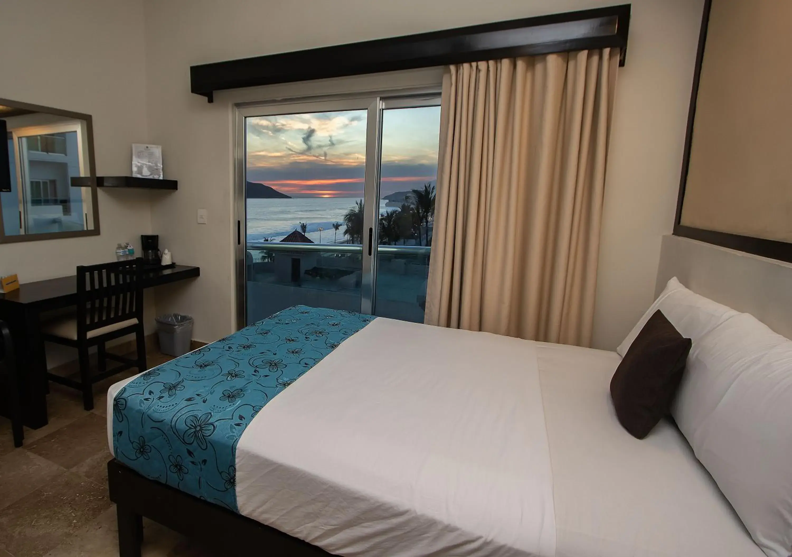Double Room with Ocean View in Coral Island Beach View Hotel Double Room with Ocean View in Coral Island Beach View Hotel