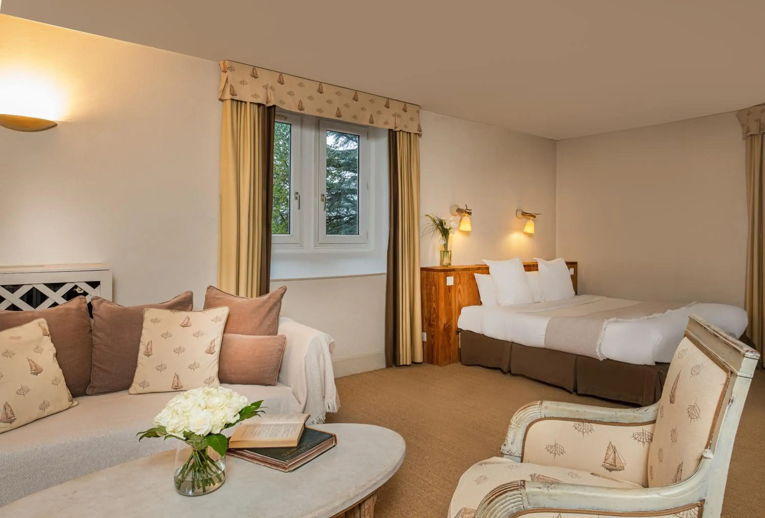 Junior Suite in Château des Reynats Junior Suite in Château des Reynats