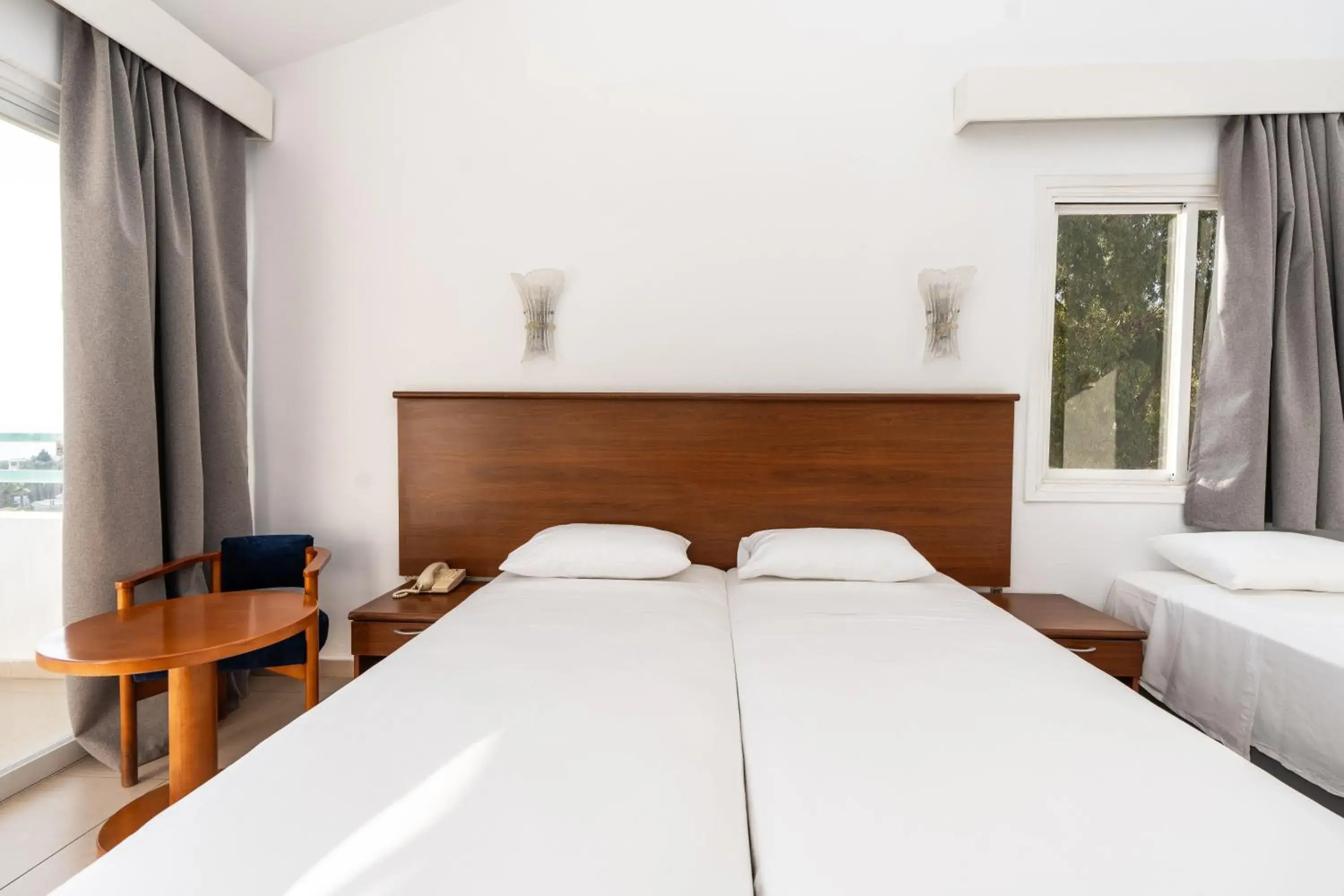 Twin Room with Sea View in Adelais Bay Hotel Twin Room with Sea View in Adelais Bay Hotel