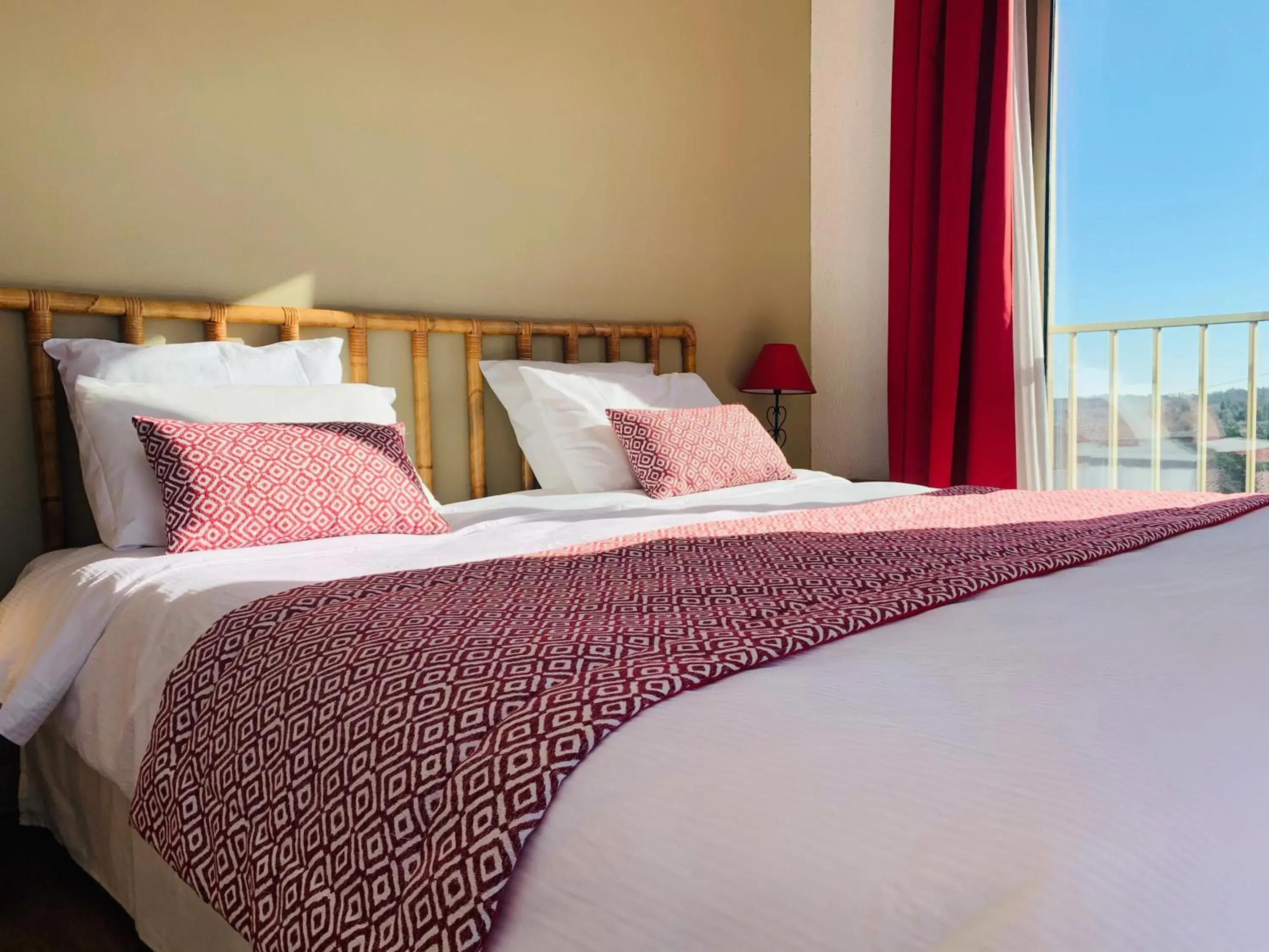 Double Room with Balcony in Avocado Hôtel Restaurant Double Room with Balcony in Avocado Hôtel Restaurant