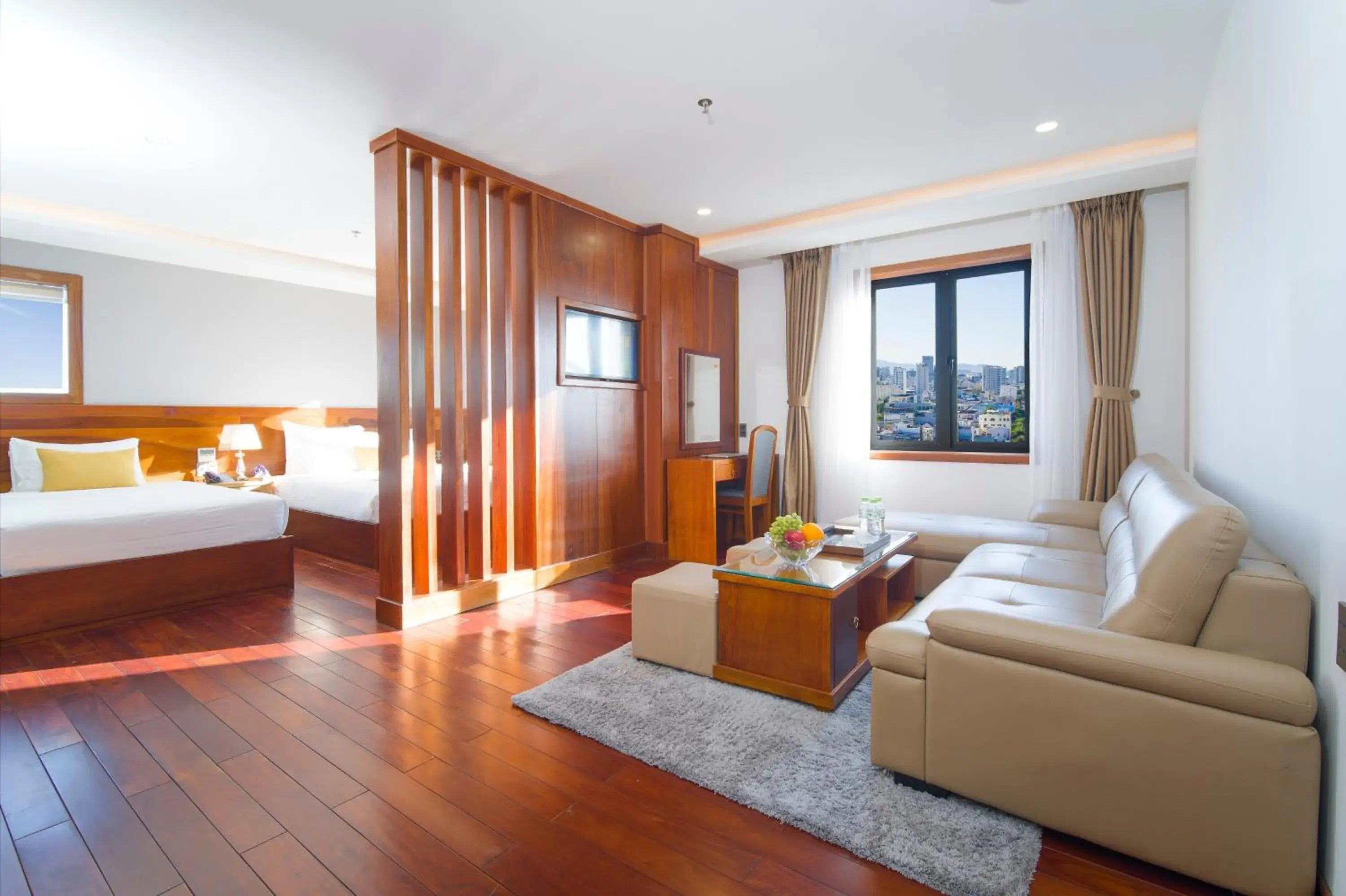 Deluxe Suite in Sunny Ocean Hotel & Spa Deluxe Suite in Sunny Ocean Hotel & Spa