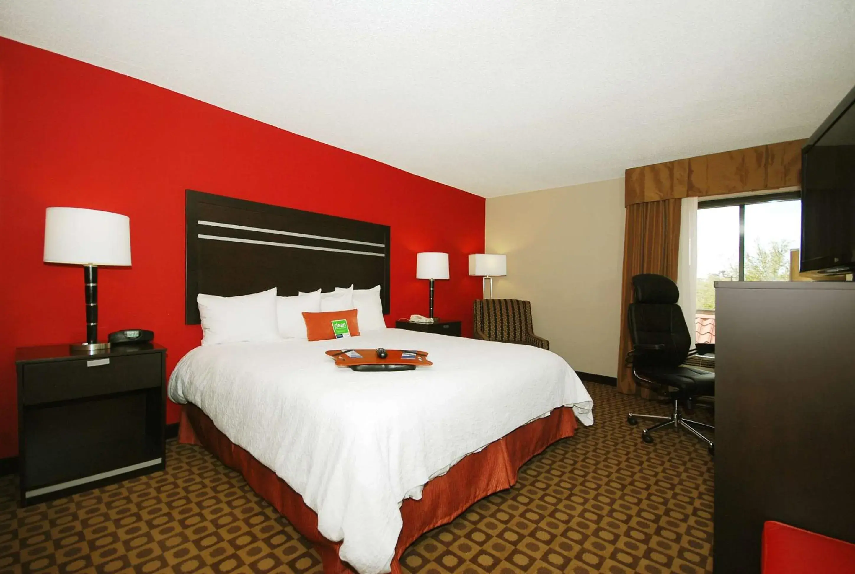 King Room with King Bed - Non-Smoking in Hampton Inn Fort Myers-Airport & I-75 King Room with King Bed - Non-Smoking in Hampton Inn Fort Myers-Airport & I-75