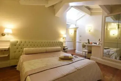 Classic Double or Twin Room - single occupancy in Suite Hotel Santa Chiara Classic Double or Twin Room - single occupancy in Suite Hotel Santa Chiara