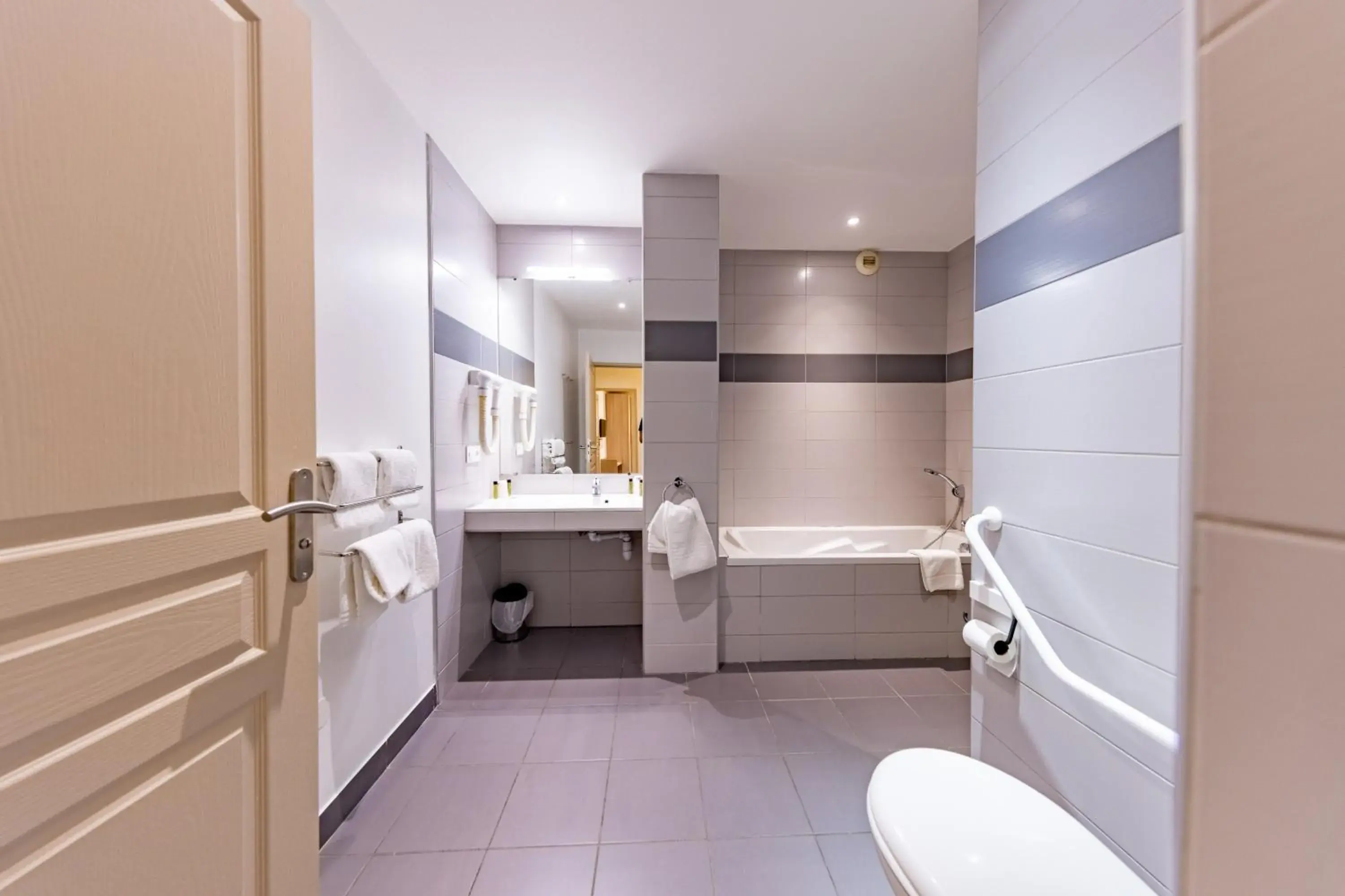 Family Suite in Hôtel Princes de Catalogne Family Suite in Hôtel Princes de Catalogne