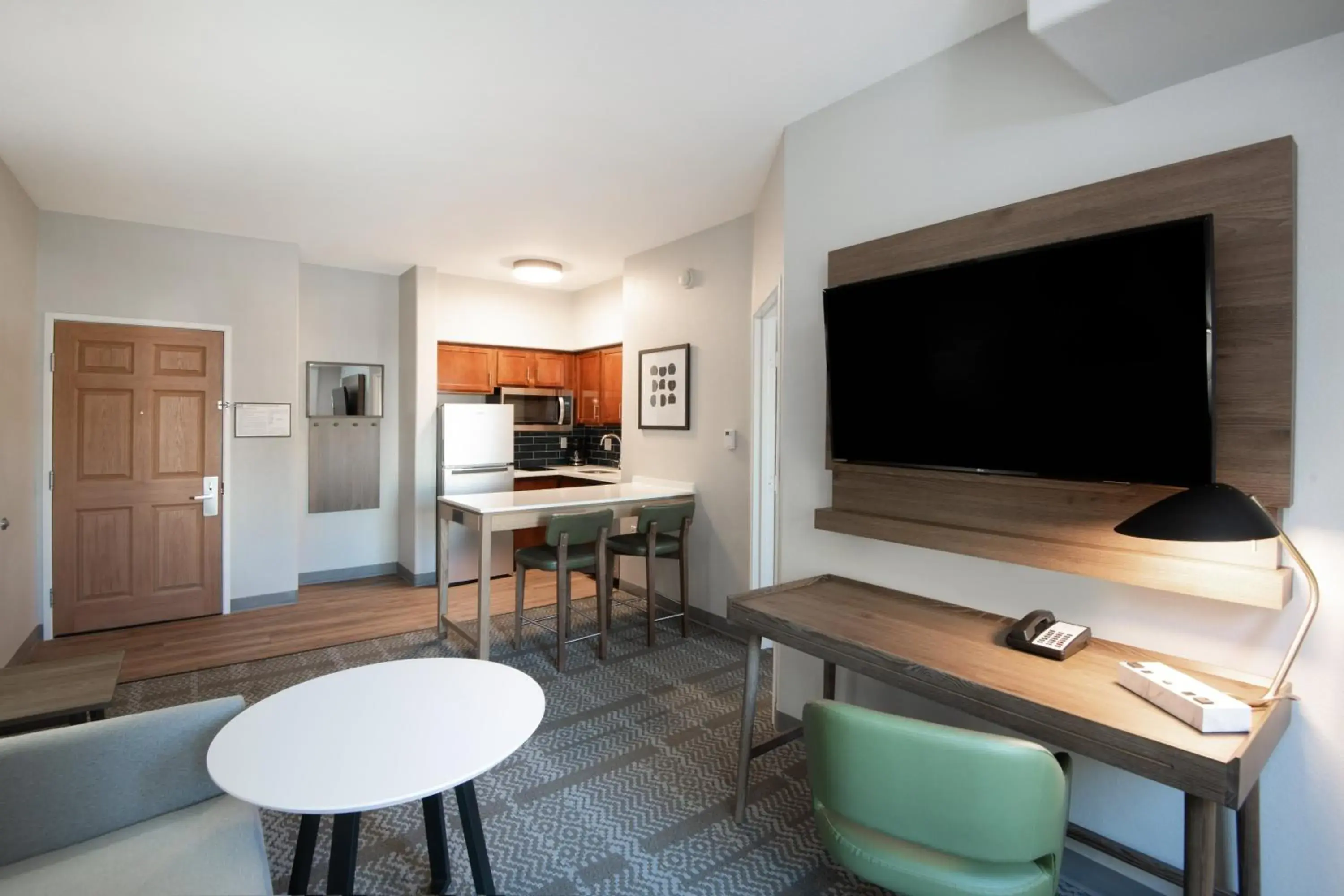 One-Bedroom Queen Suite with Two Queen Beds - Communications Accessible in Staybridge Suites Phoenix Glendale Sports Dist by IHG One-Bedroom Queen Suite with Two Queen Beds - Communications Accessible in Staybridge Suites Phoenix Glendale Sports Dist by IHG