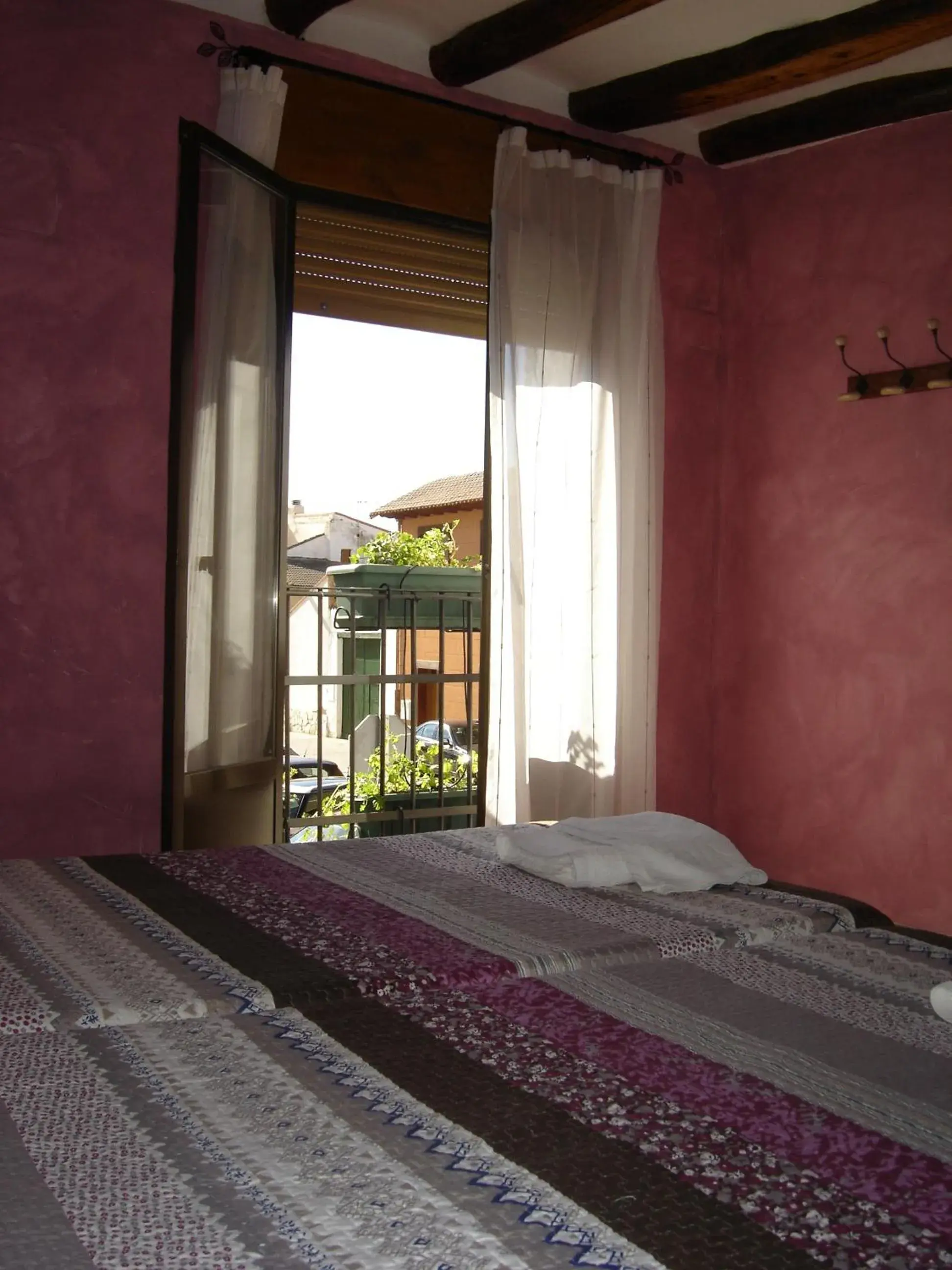 Standard Twin Room with Shared Bathroom - single occupancy in Agroturismo "La Bardena Blanca II" Standard Twin Room with Shared Bathroom - single occupancy in Agroturismo "La Bardena Blanca II"