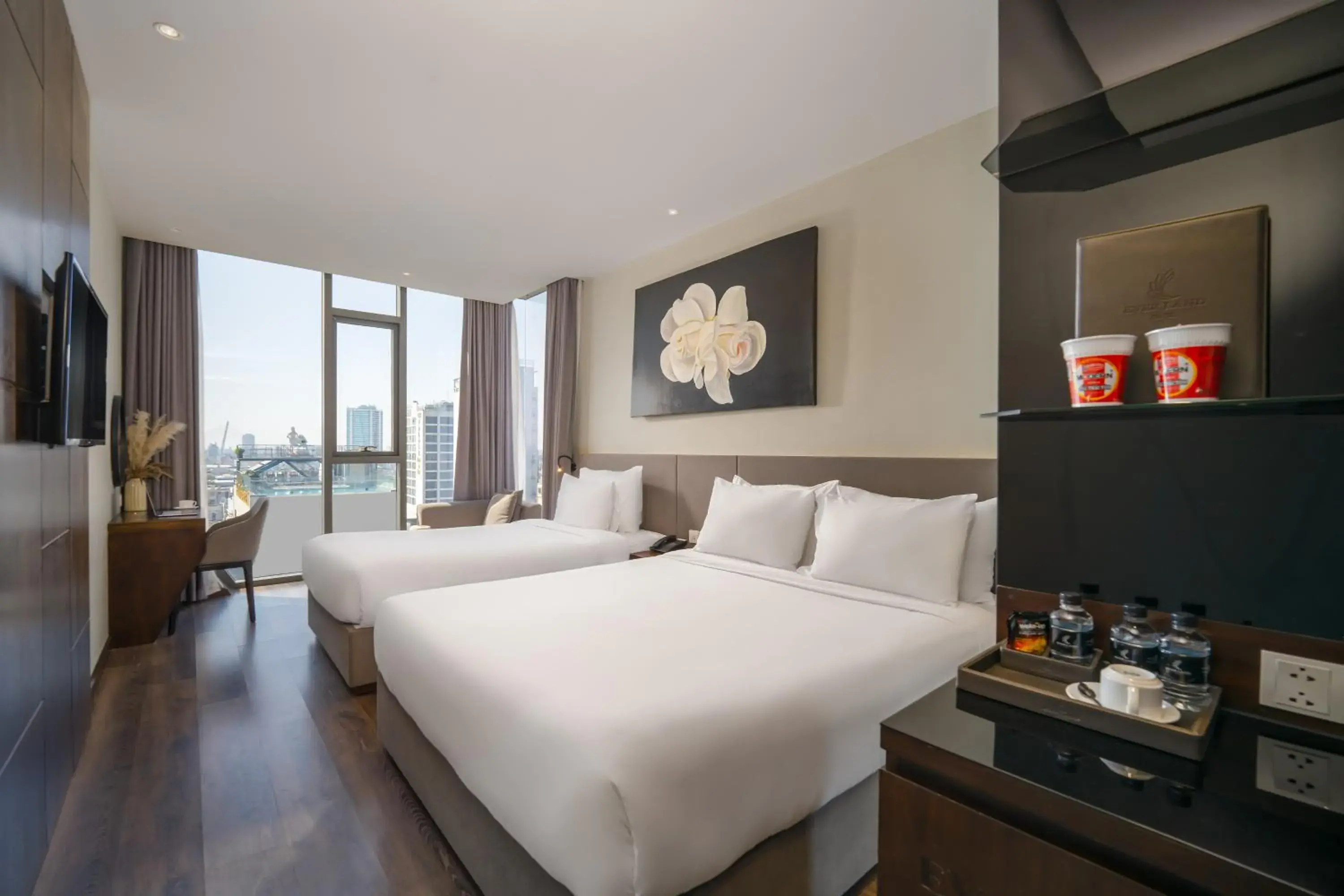 Deluxe Triple Room - High Floor in Everland Hotel Deluxe Triple Room - High Floor in Everland Hotel