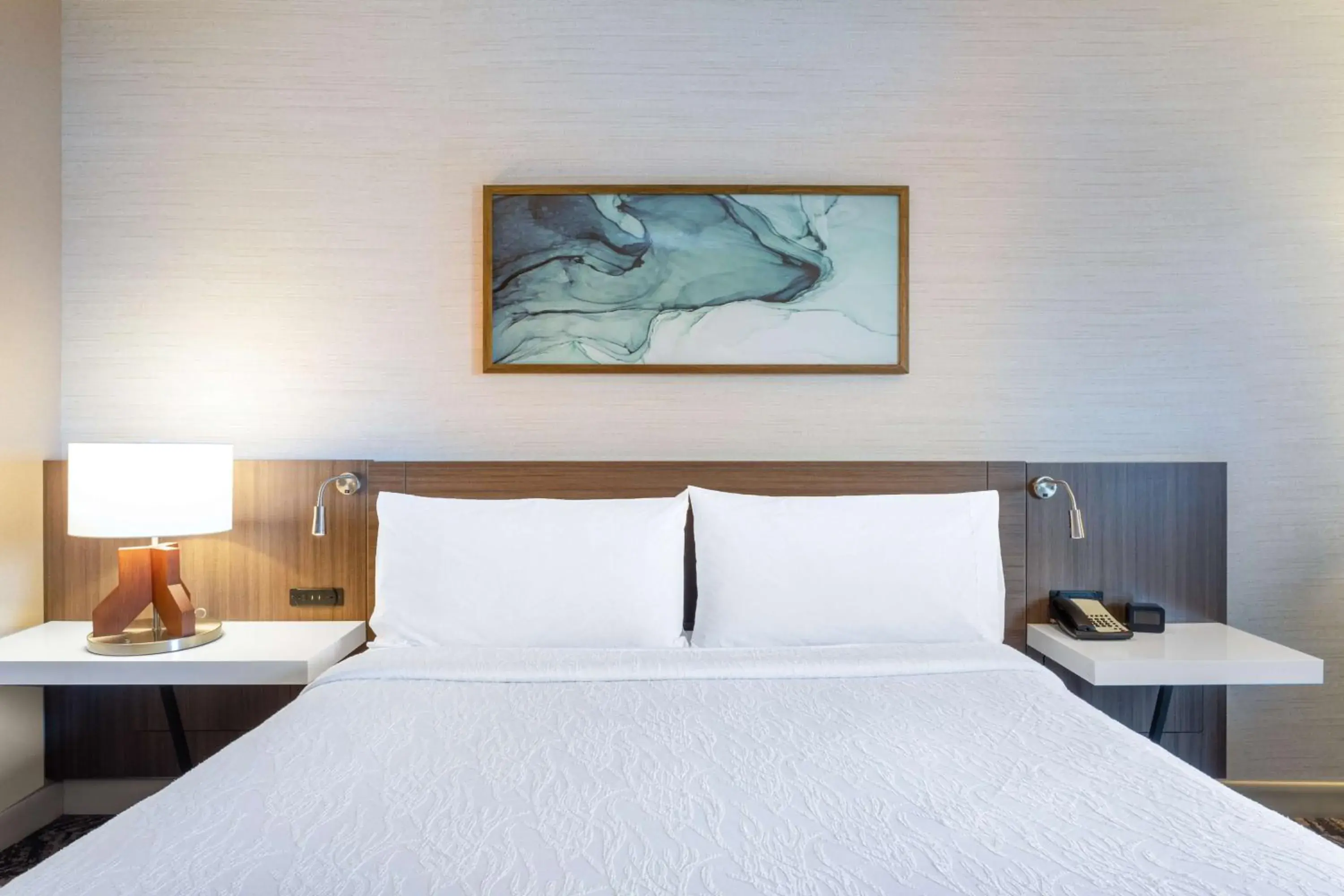 King Room with Accessible Tub - Mobility Access in Hilton Garden Inn Islip/MacArthur Airport King Room with Accessible Tub - Mobility Access in Hilton Garden Inn Islip/MacArthur Airport