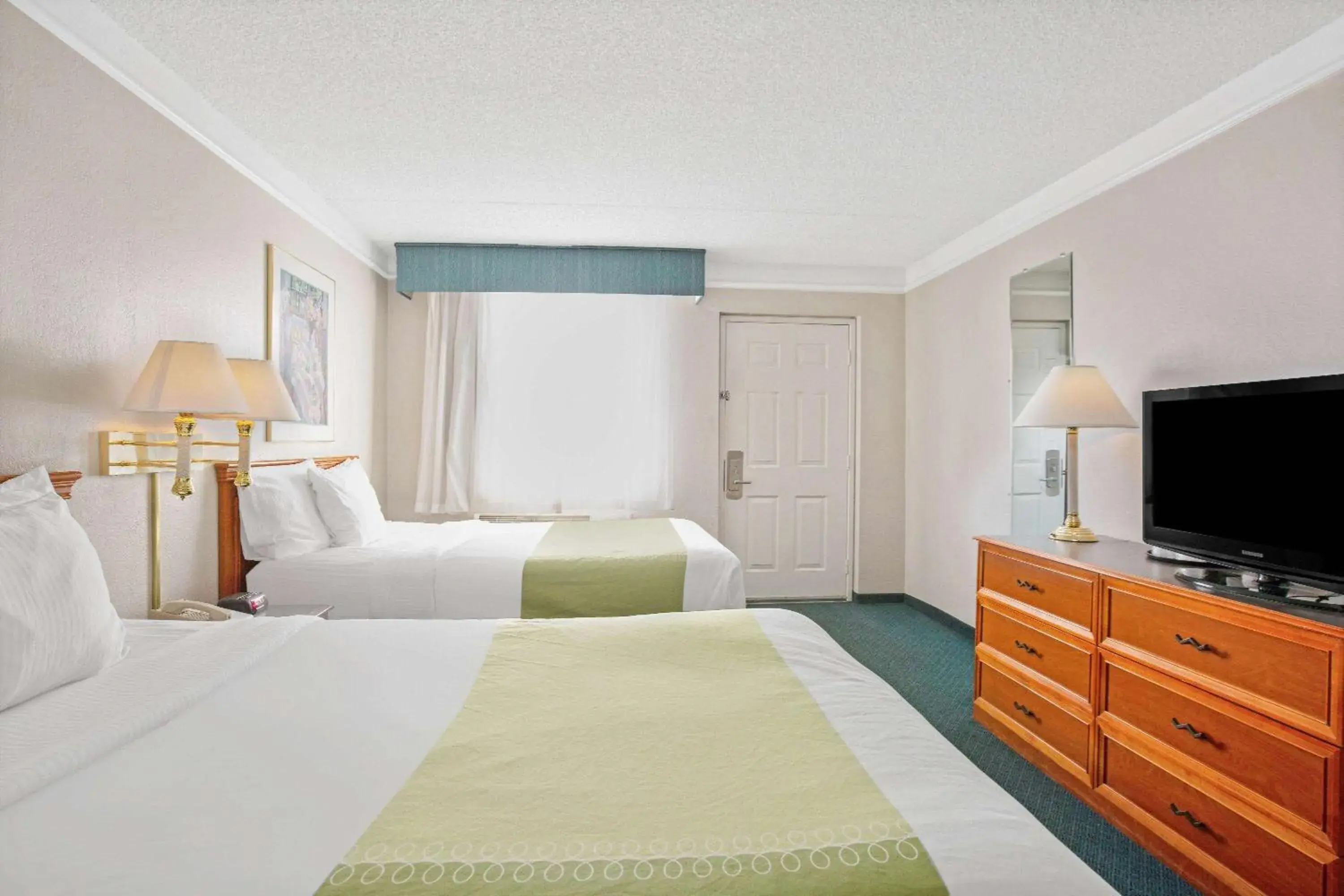 Deluxe Double Room with Two Double Beds in La Quinta Inn by Wyndham Reno Deluxe Double Room with Two Double Beds in La Quinta Inn by Wyndham Reno
