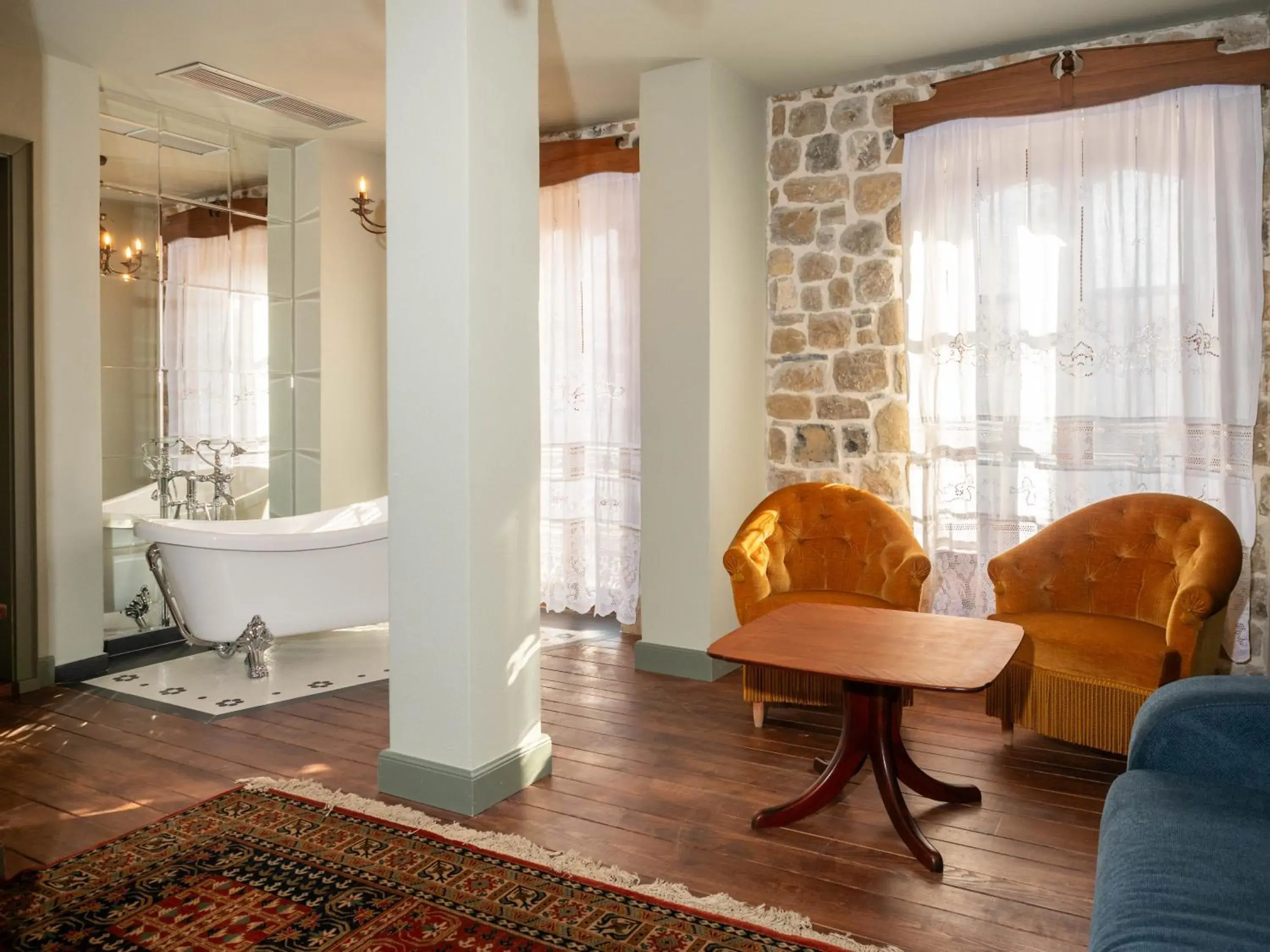 Suite with Hot Tub - single occupancy in Vila Ebel Hotel Pool & Spa Suite with Hot Tub - single occupancy in Vila Ebel Hotel Pool & Spa