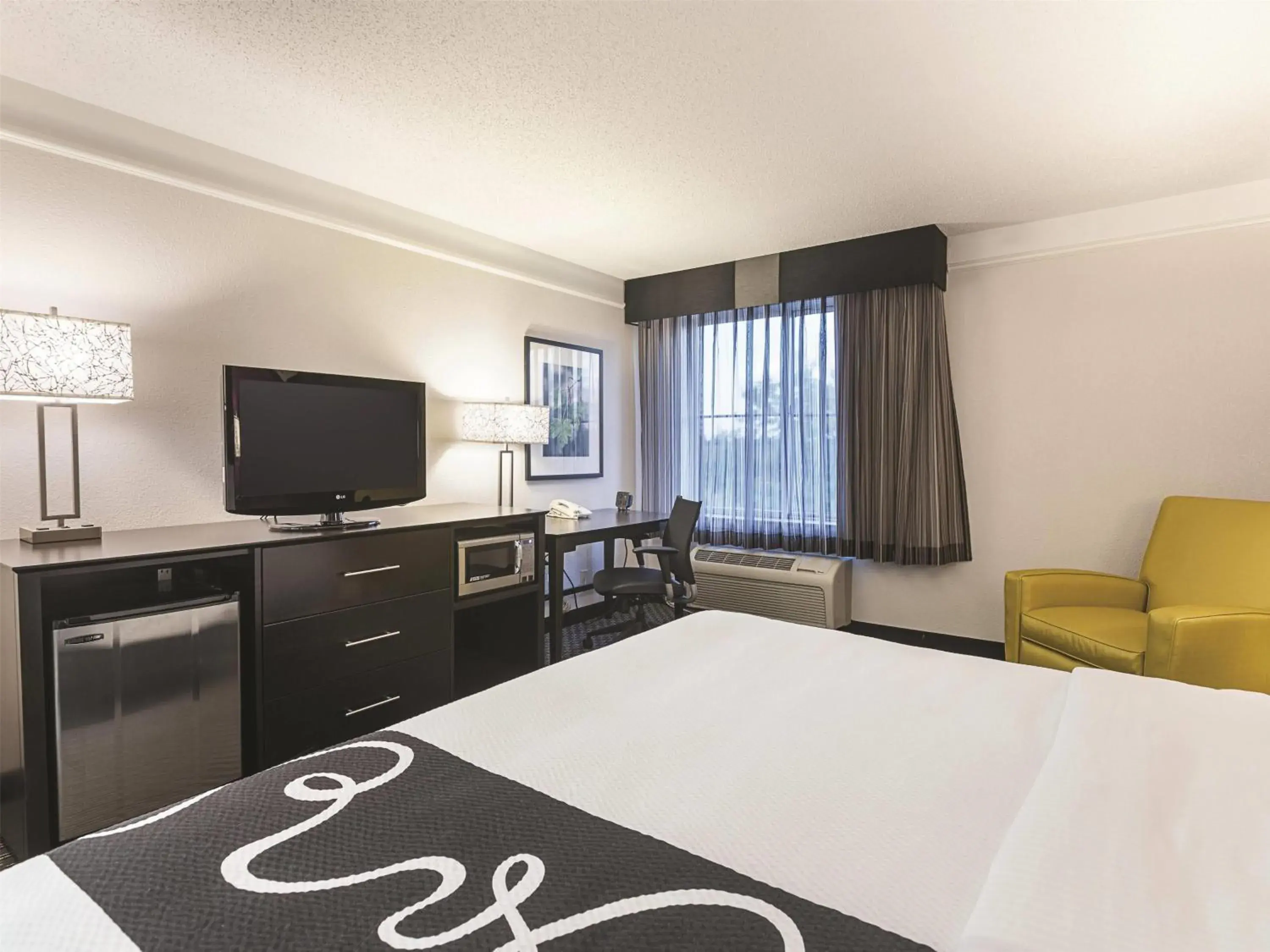 Standard King Room in La Quinta by Wyndham Denver Englewood Tech Ctr Standard King Room in La Quinta by Wyndham Denver Englewood Tech Ctr