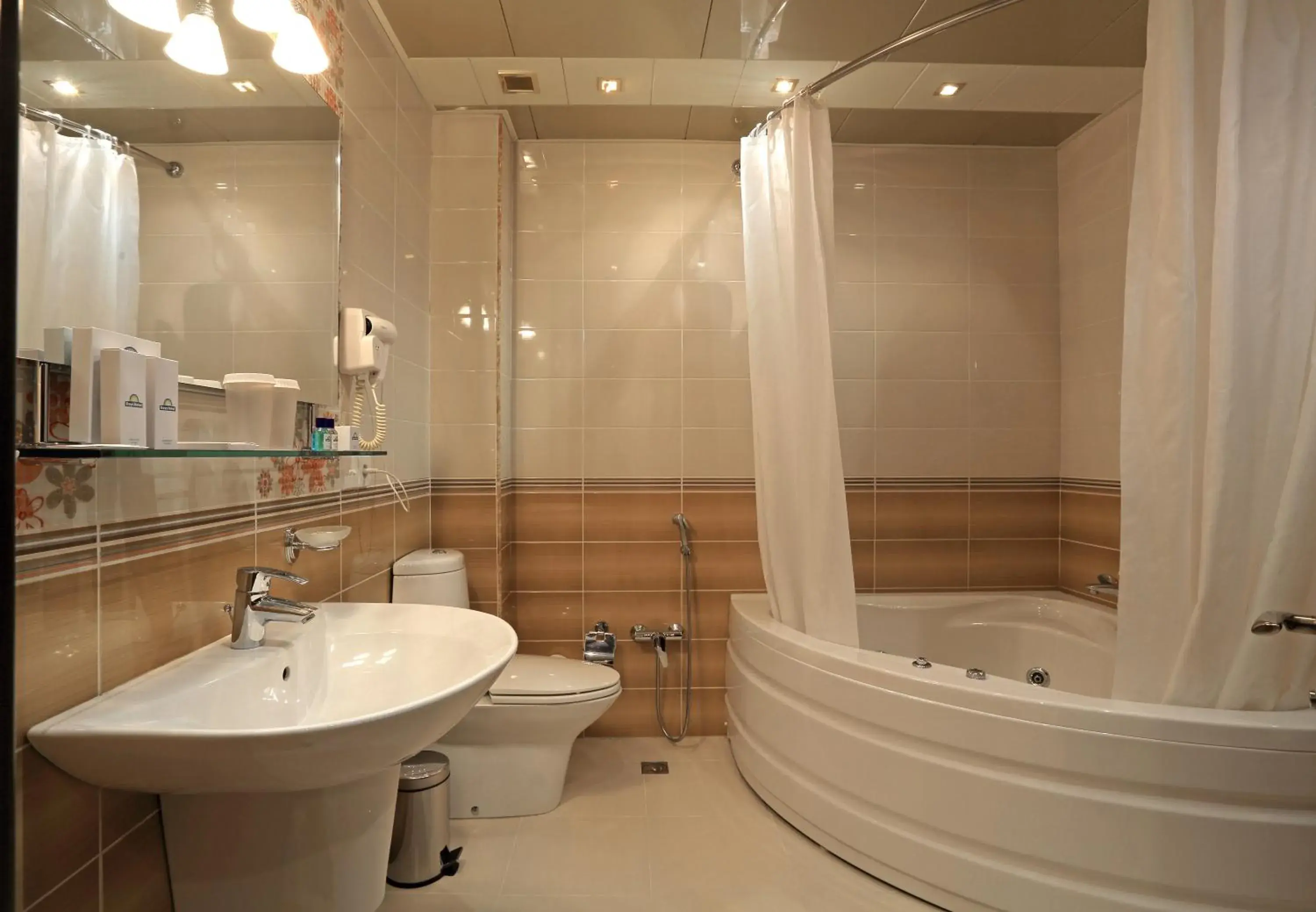 Business Double Room - Smoking in Days Hotel By Wyndham Baku Business Double Room - Smoking in Days Hotel By Wyndham Baku