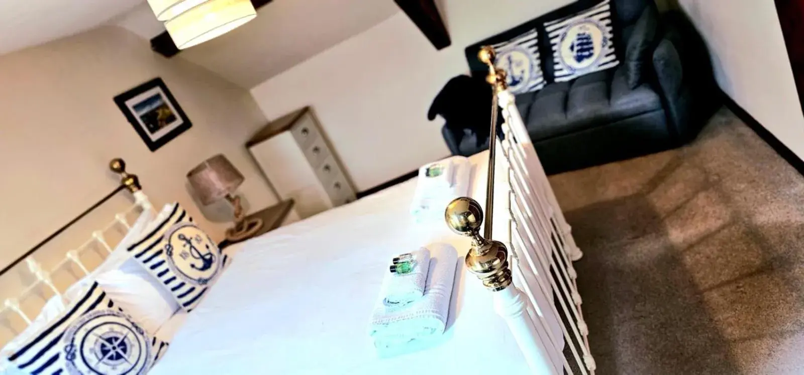 Deluxe King Room in The Cornishman Inn Deluxe King Room in The Cornishman Inn