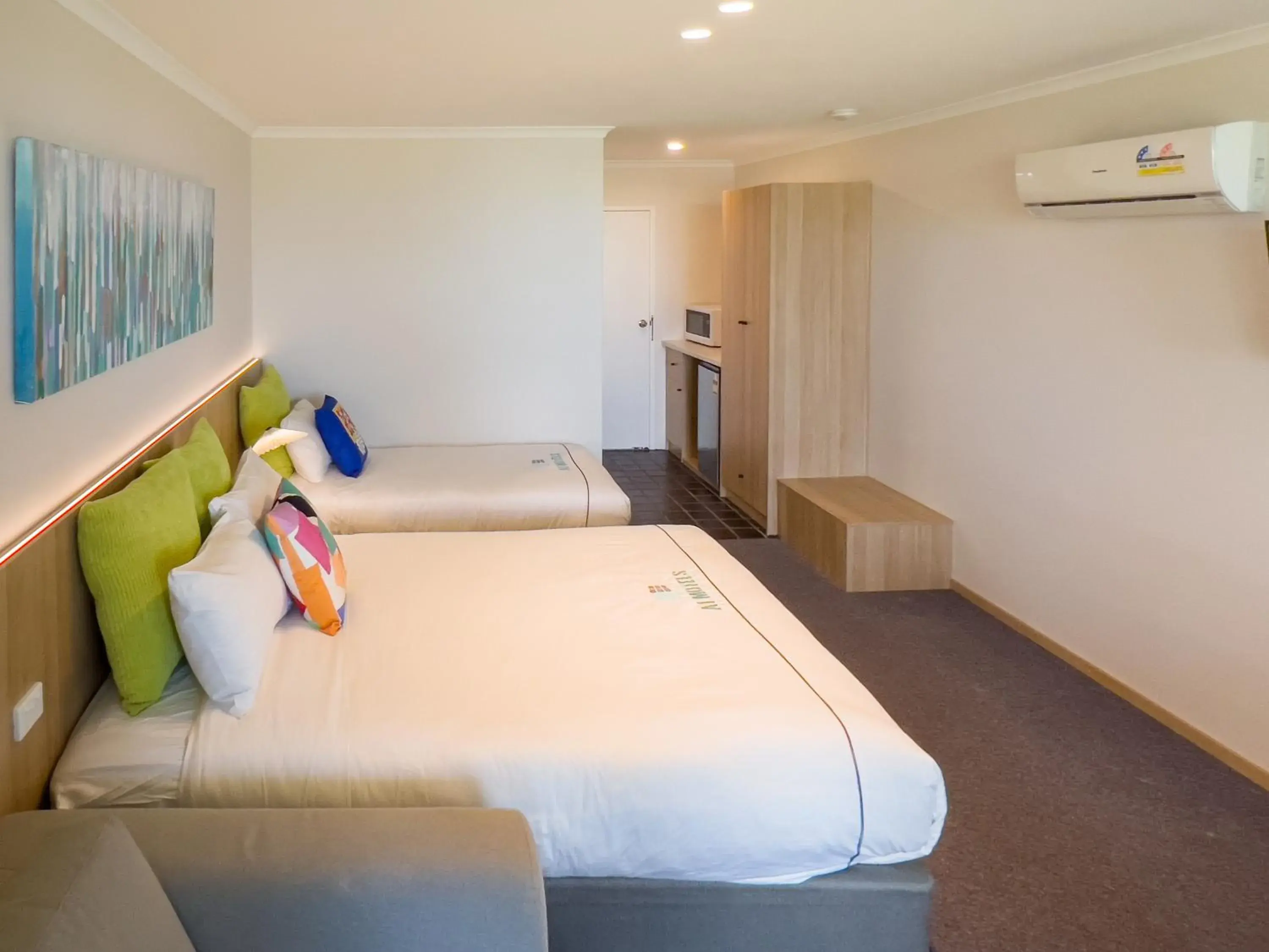Standard Double or Twin Room with Garden View in A1 Motels and Apartments Port Fairy Standard Double or Twin Room with Garden View in A1 Motels and Apartments Port Fairy
